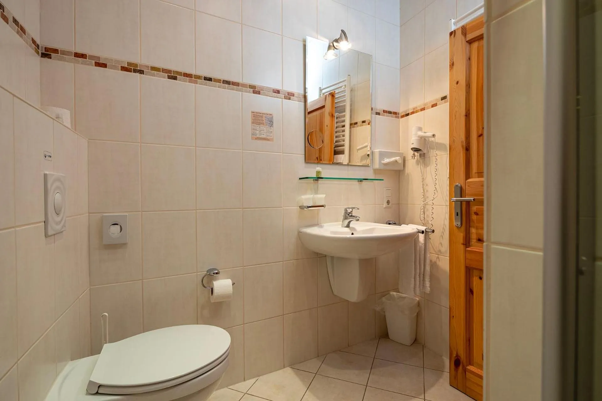 Shower in Hotel Ursula