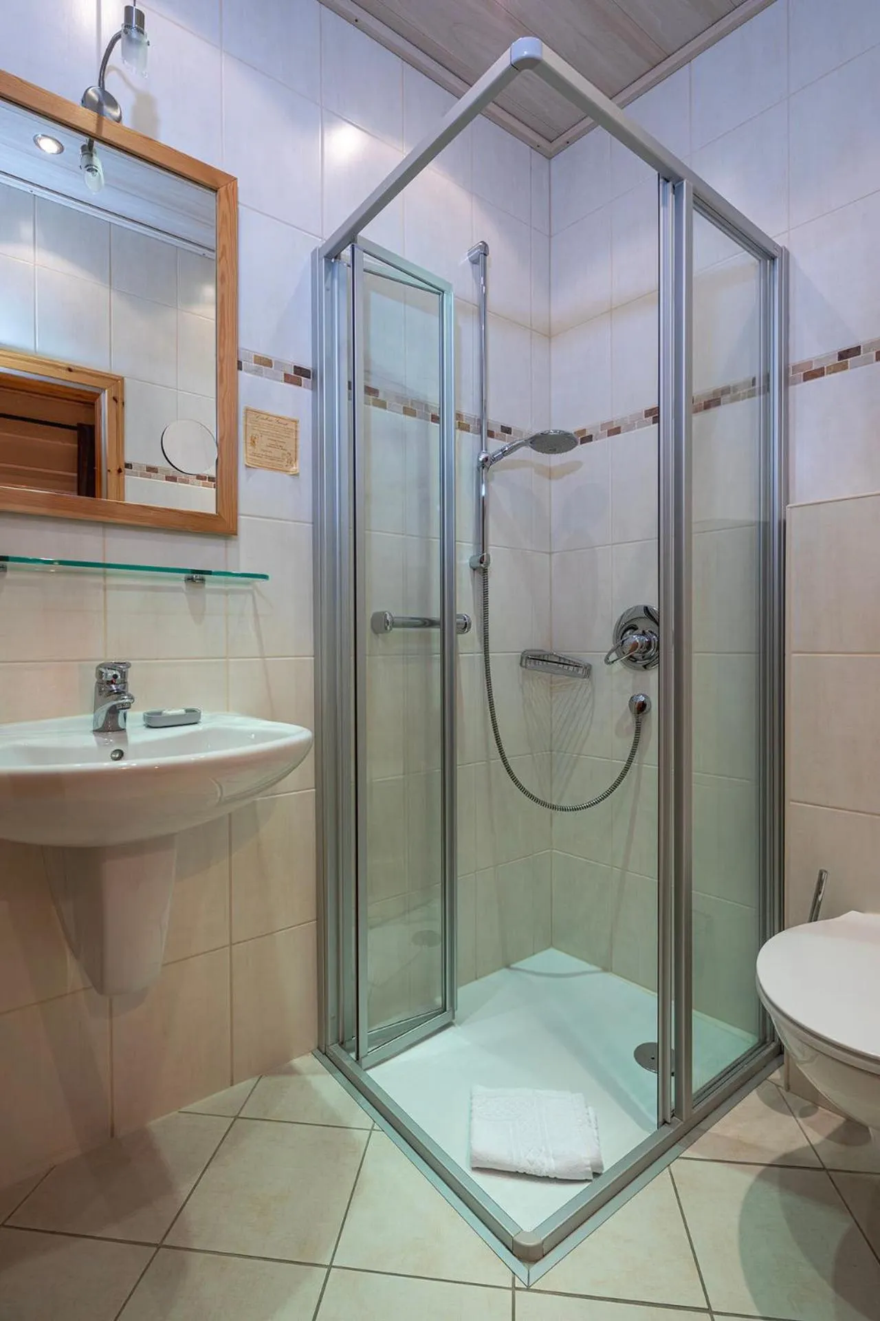 Shower in Hotel Ursula