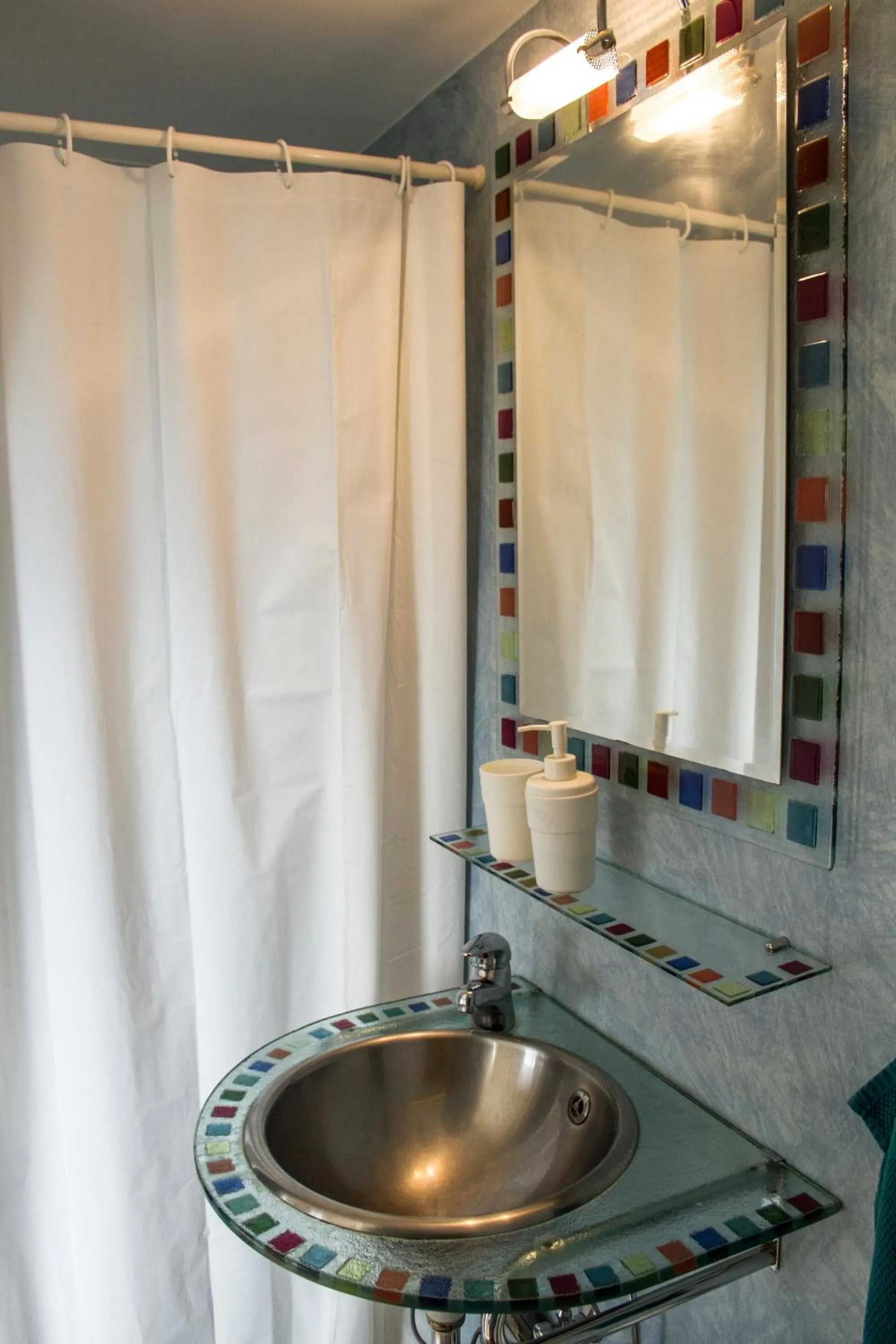 Shower in Grótta Northern Lights - Apartment & Rooms