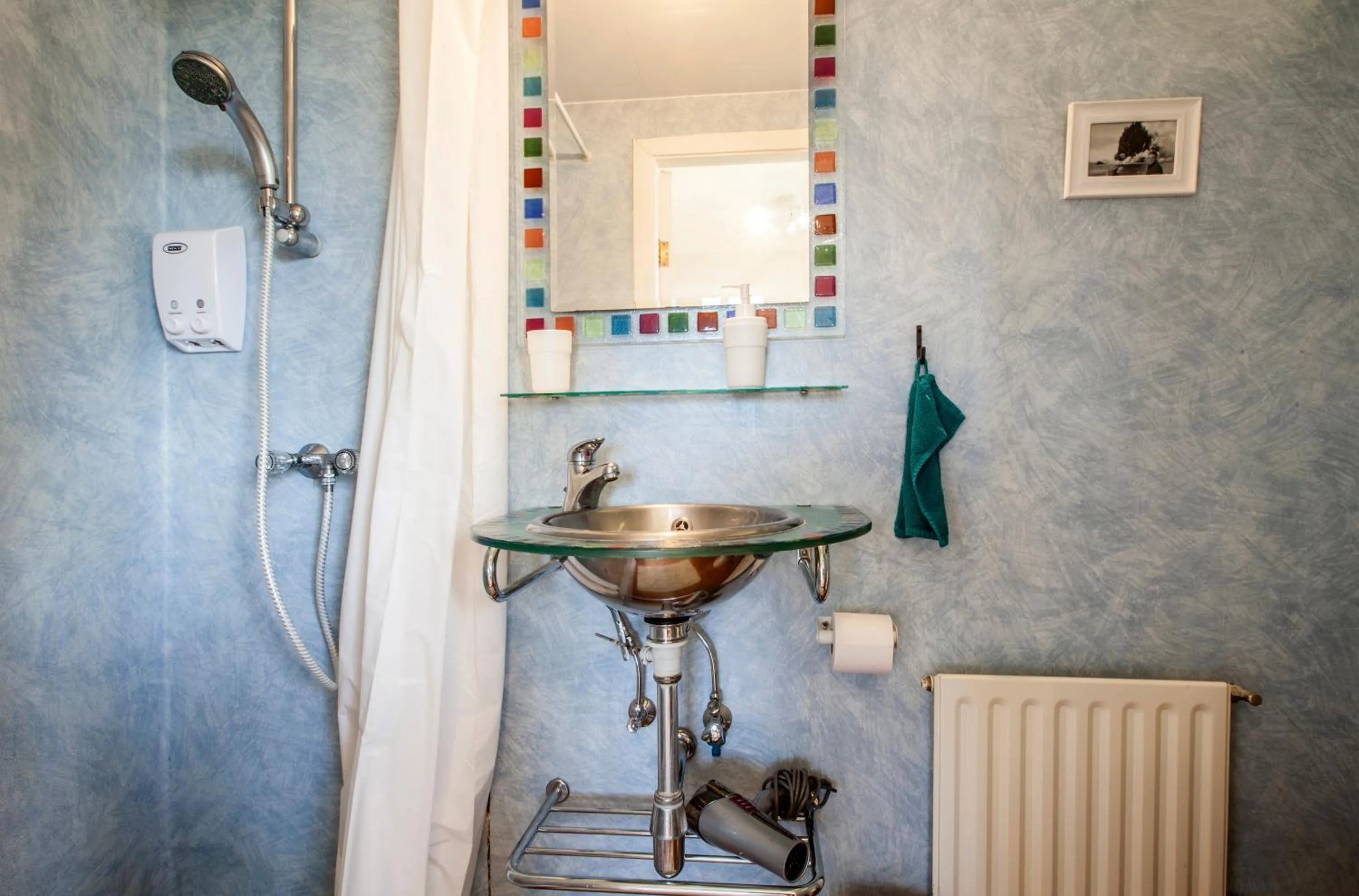 Shower in Grótta Northern Lights - Apartment & Rooms