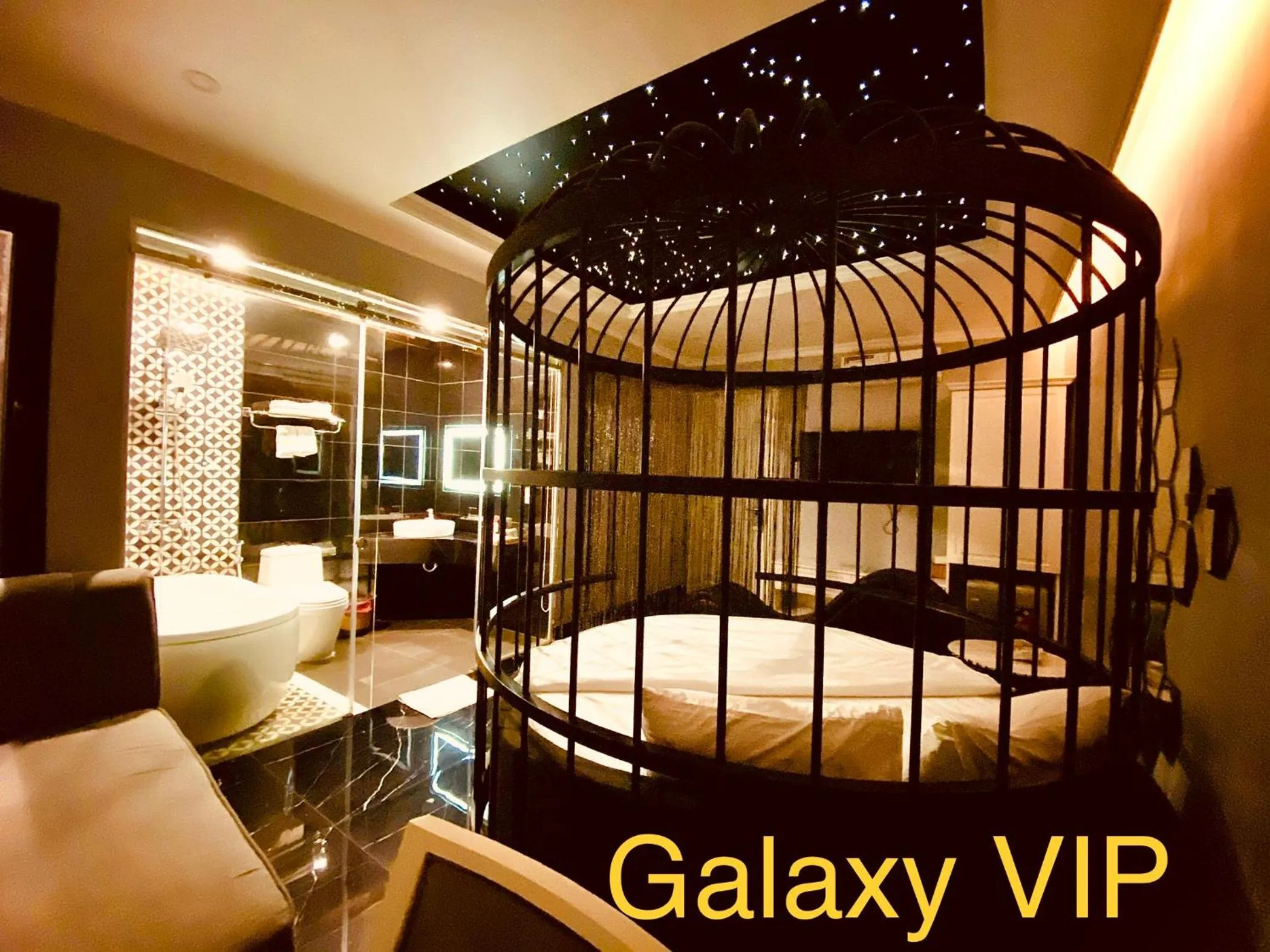 Bed in La Galerie Hotel