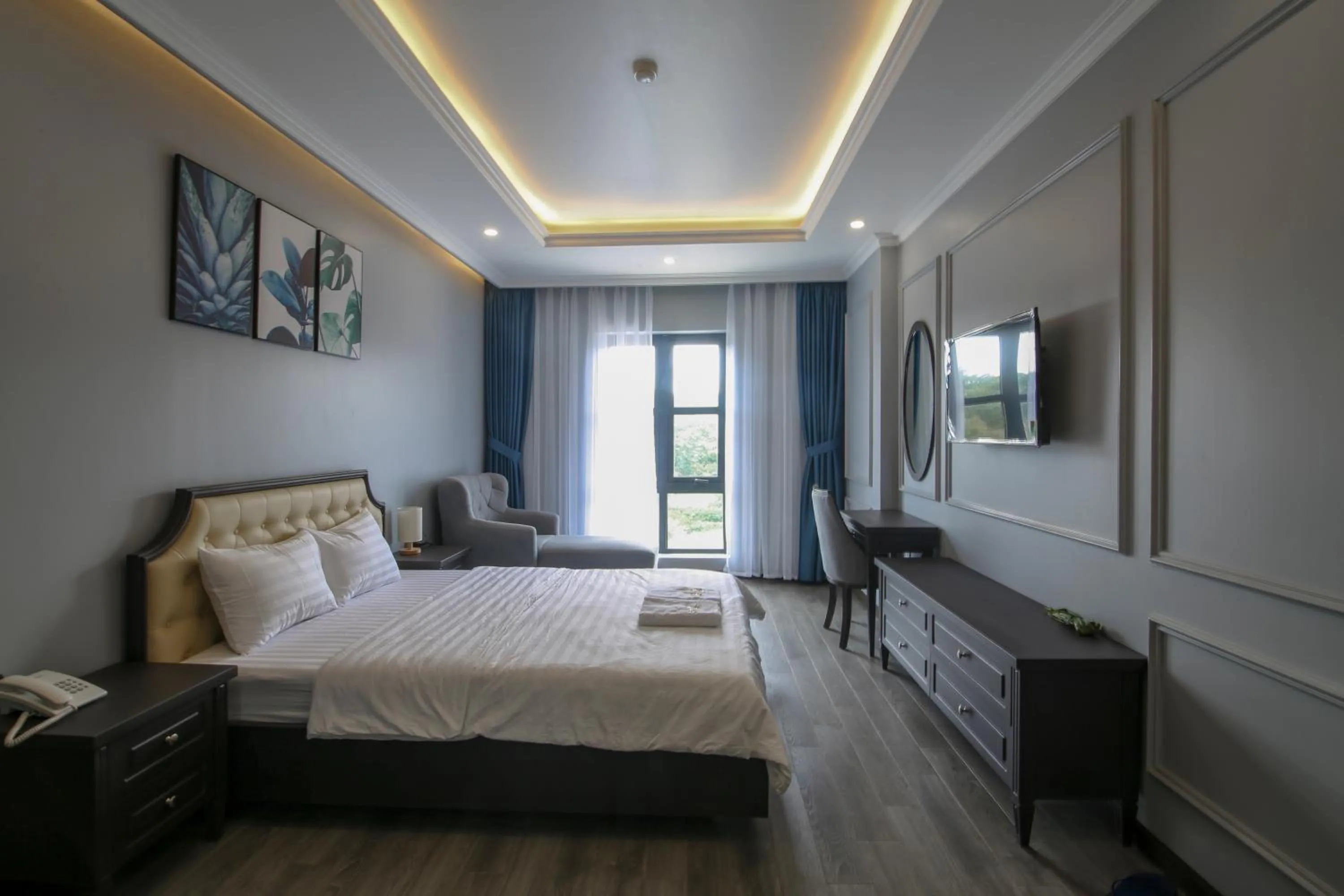 Bed in La Galerie Hotel