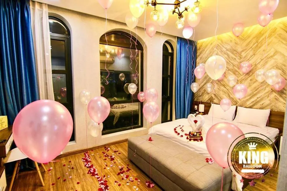 Photo of the whole room, Bed in La Galerie Hotel
