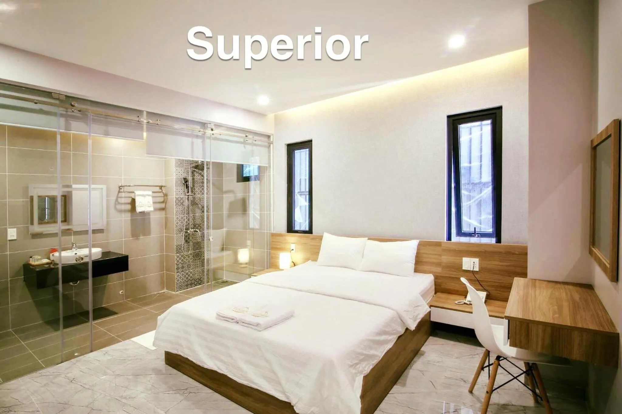 Photo of the whole room in La Galerie Hotel