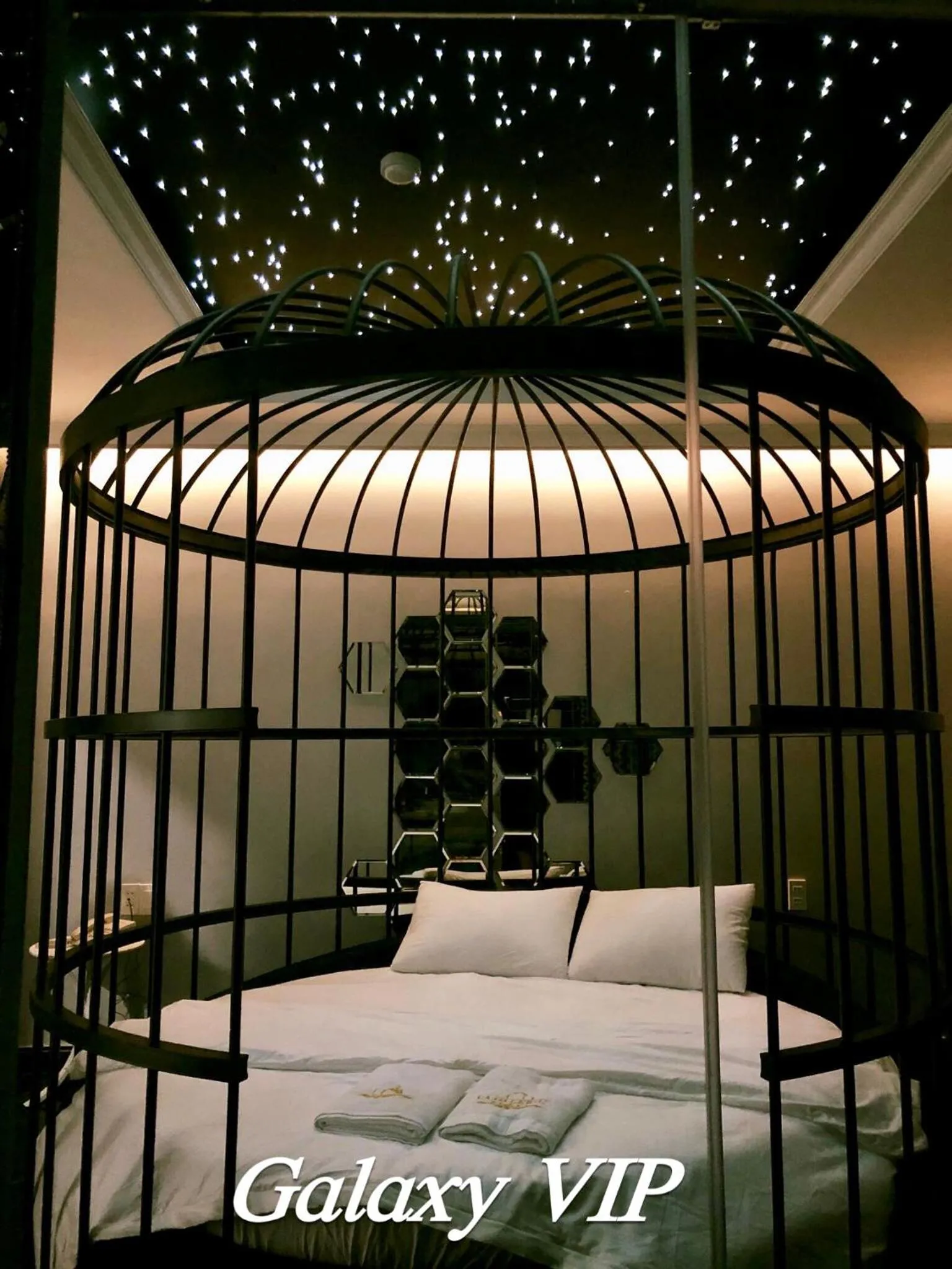 Bed in La Galerie Hotel
