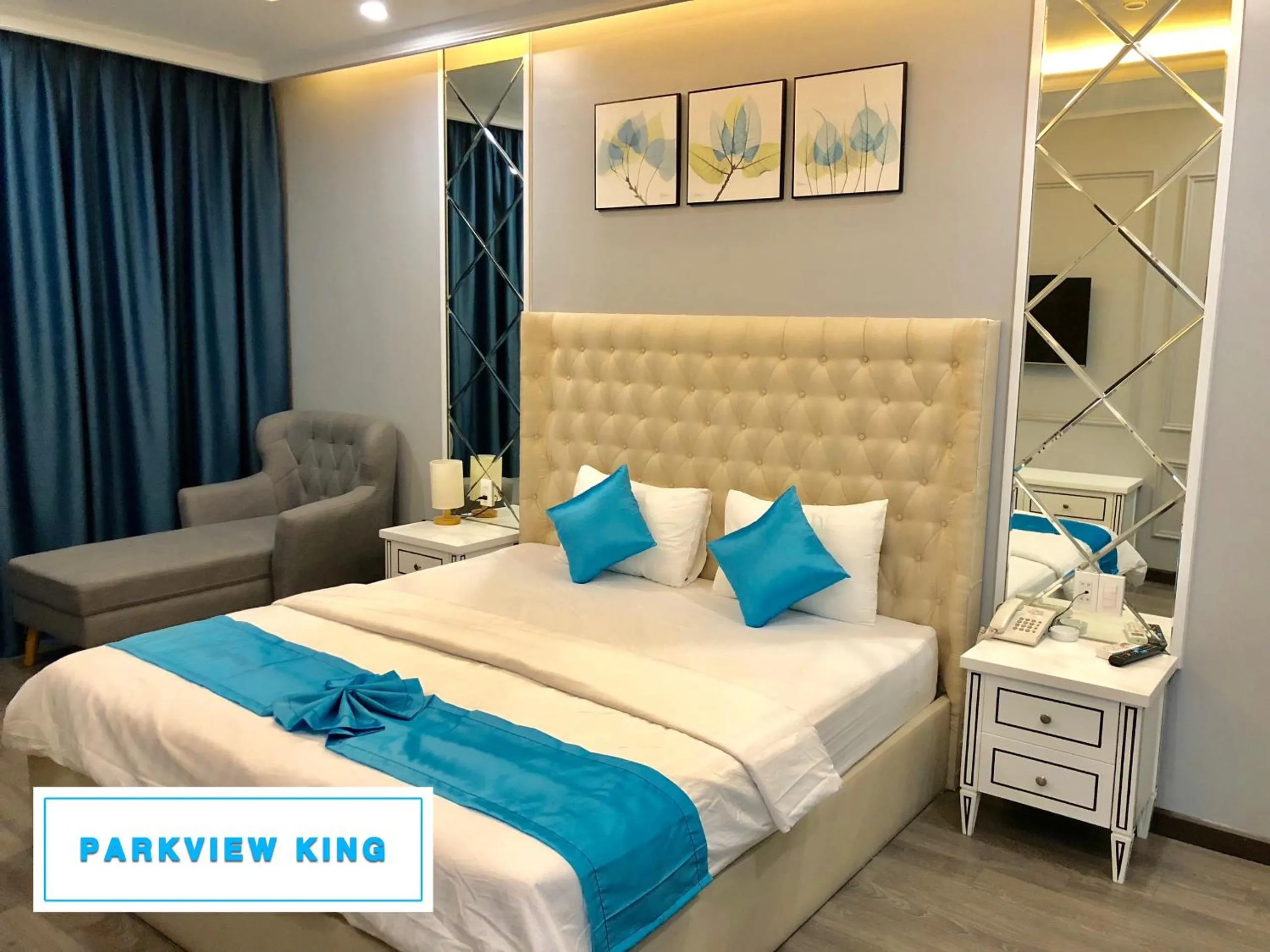 Bed in La Galerie Hotel