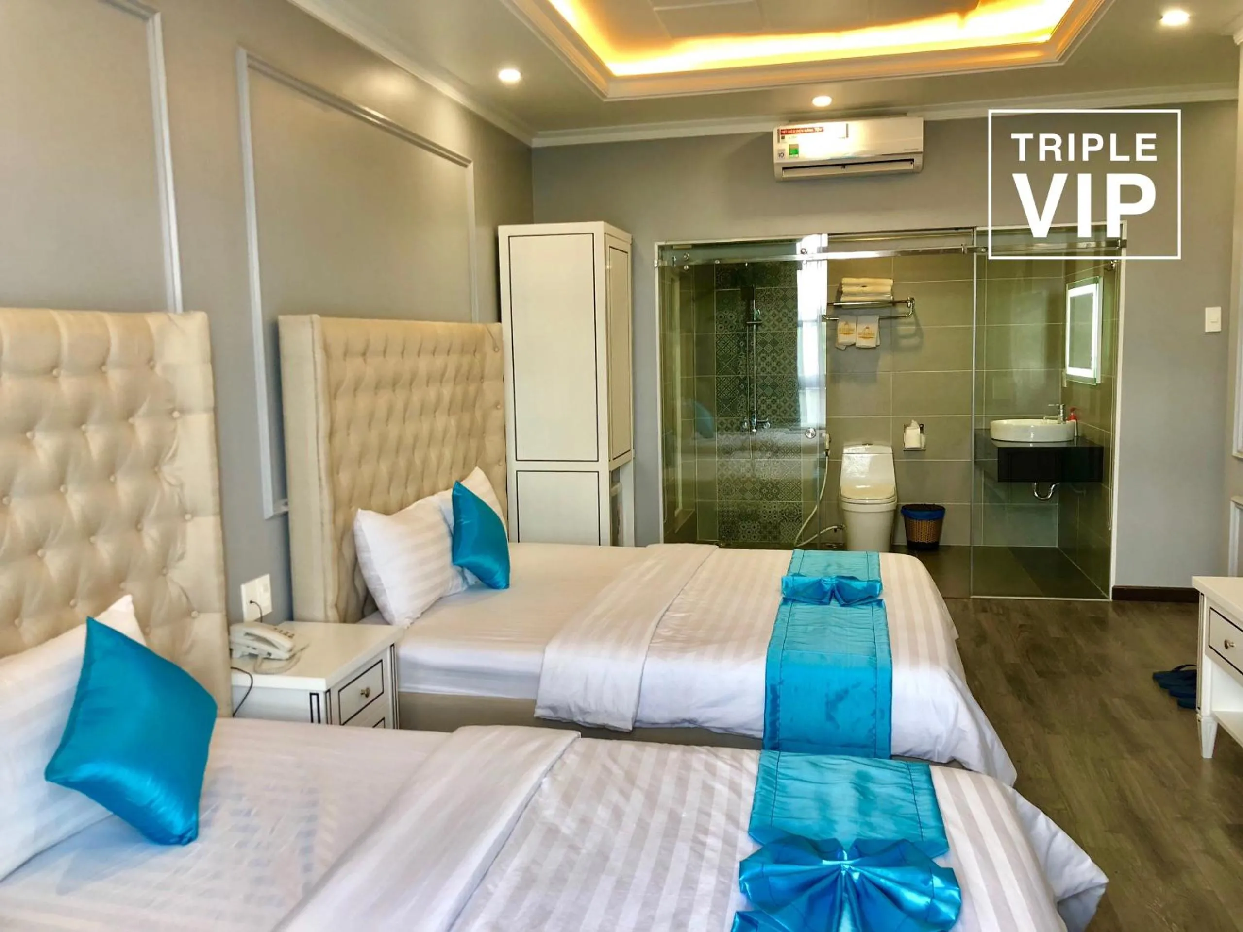 Bed in La Galerie Hotel