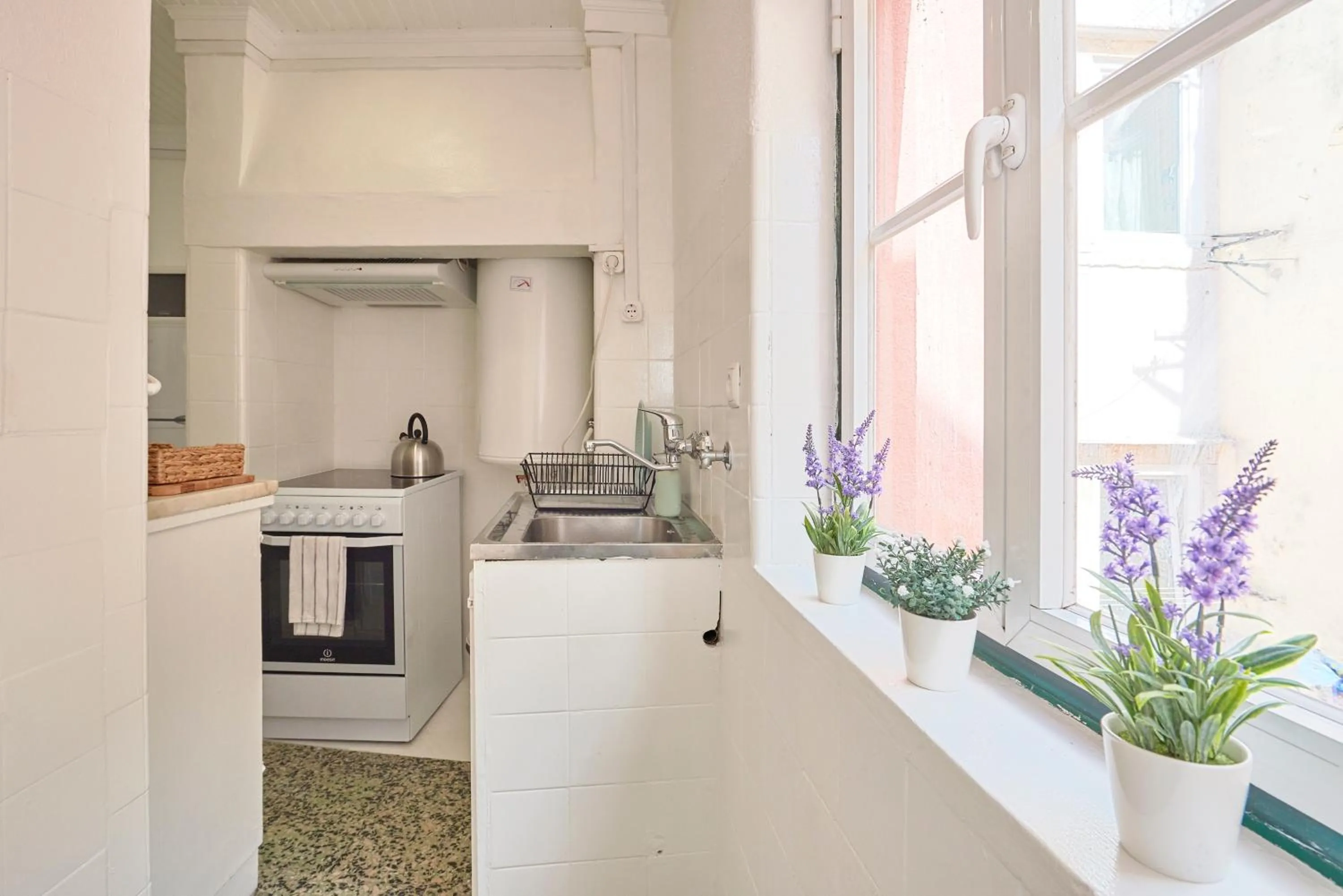 Alfama Light-Filled Apartment, By TimeCooler