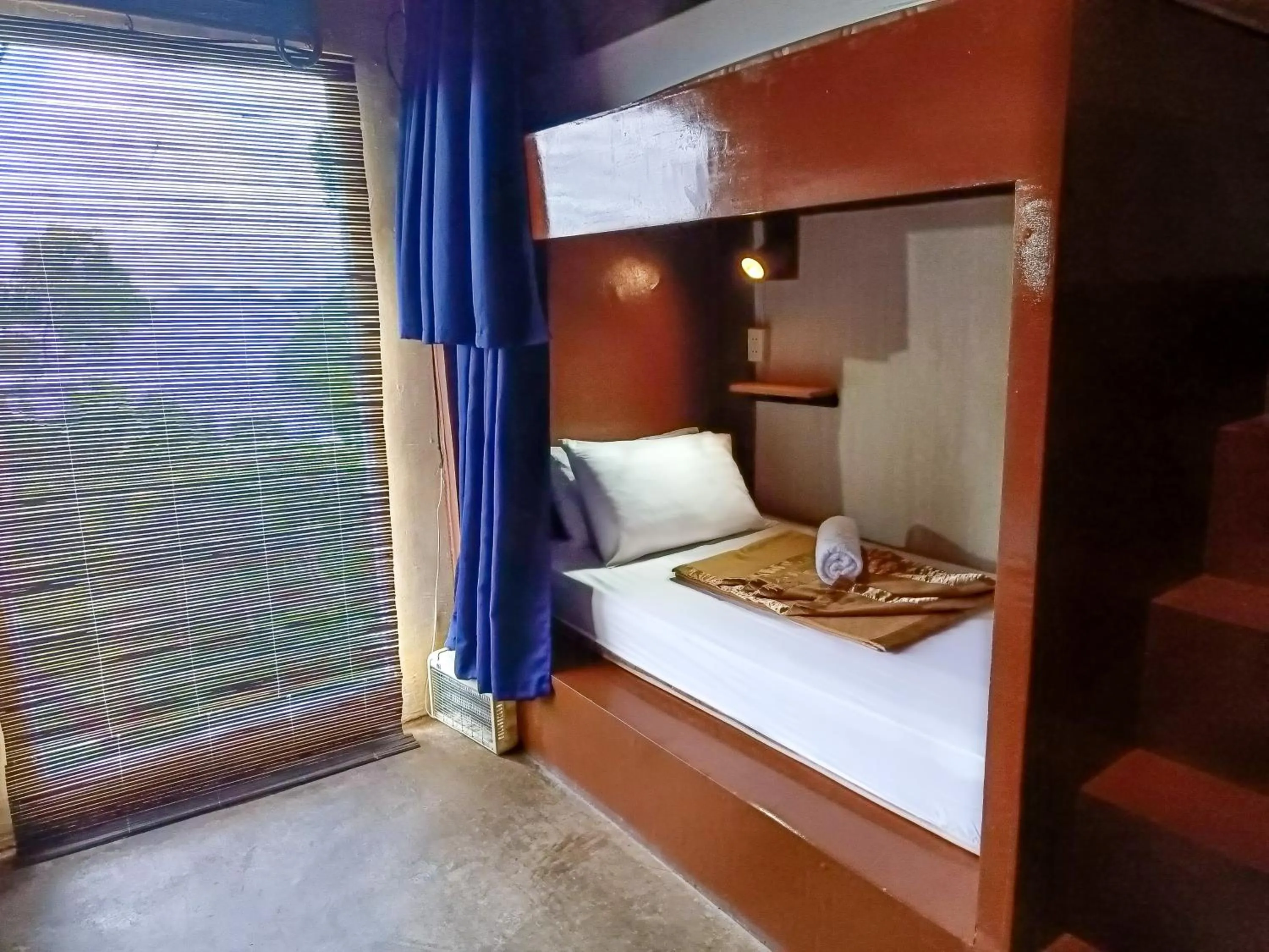 bunk bed in Lexias Hostel and Workspace - El Nido
