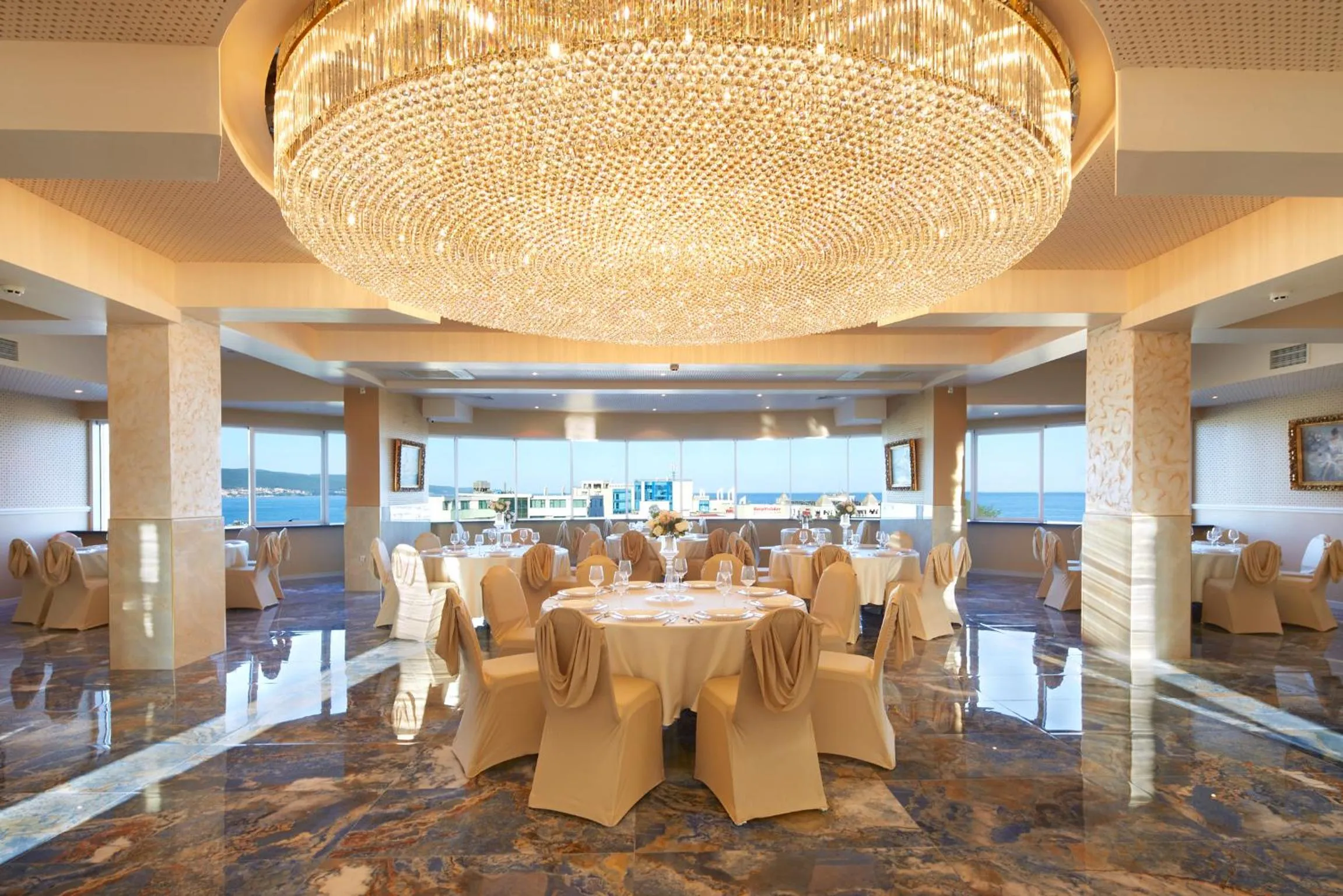 Restaurant/places to eat in Planeta Hotel & Aquapark FREE Beach Access - ULTRA All Inclusive