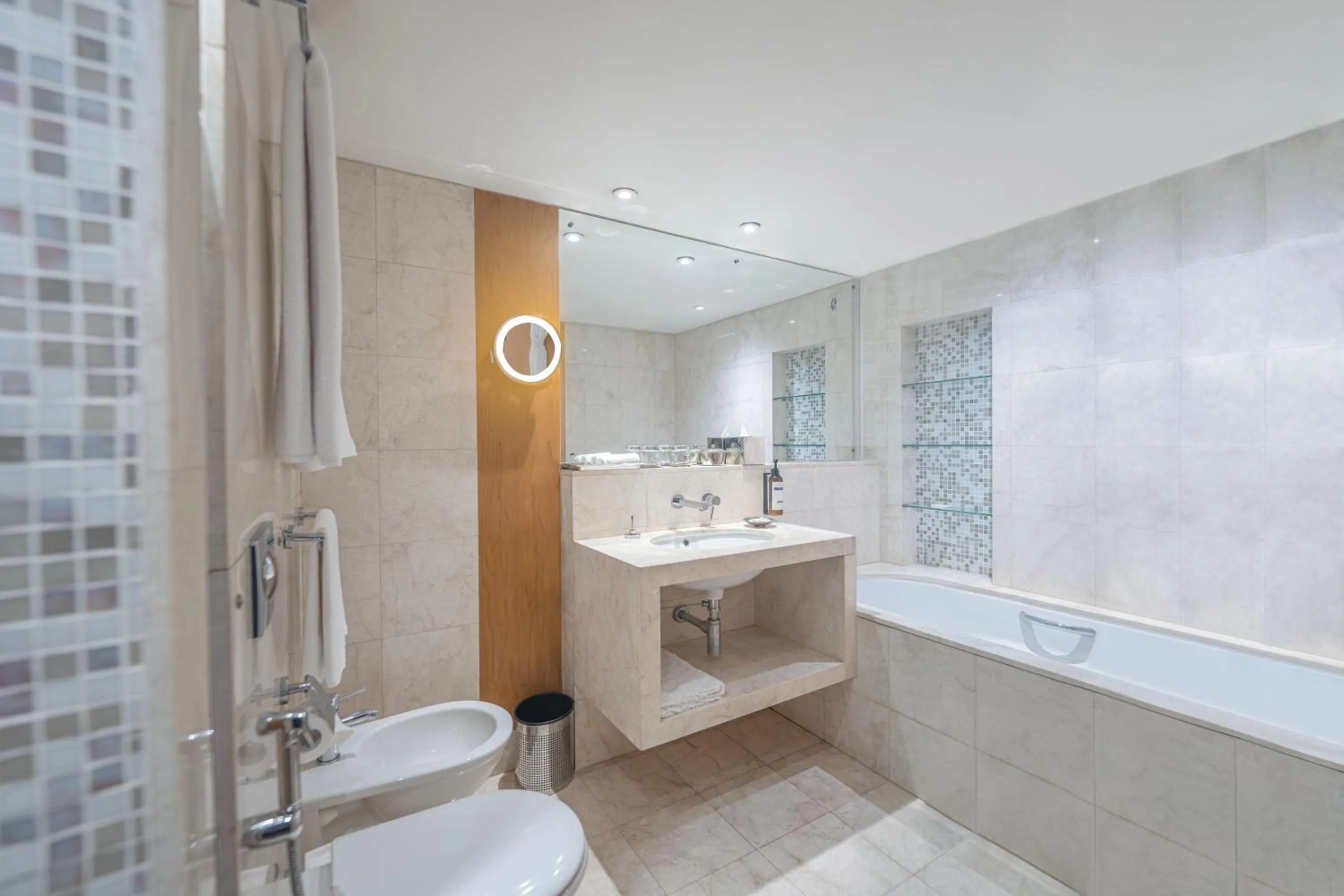 Bathroom in Hyatt Regency Dubai - Corniche