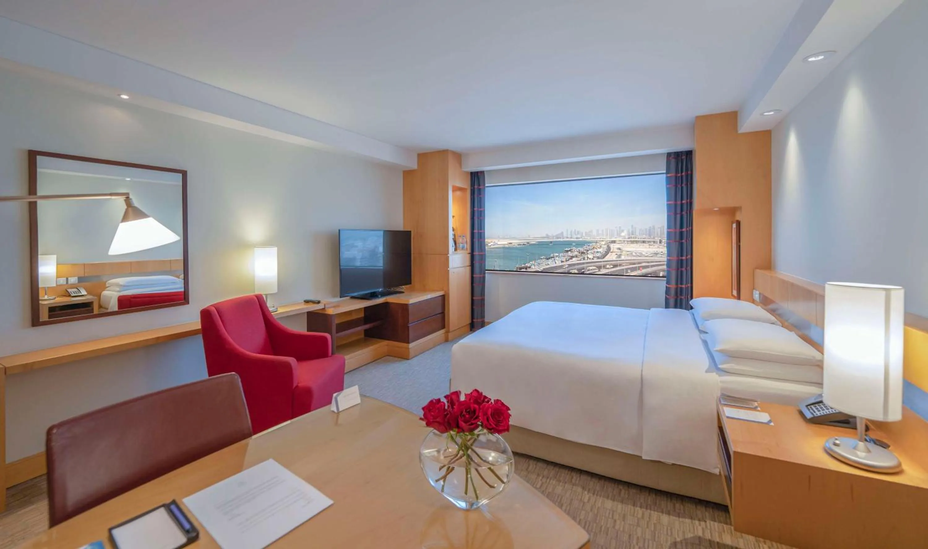 Bedroom, Bed in Hyatt Regency Dubai - Corniche