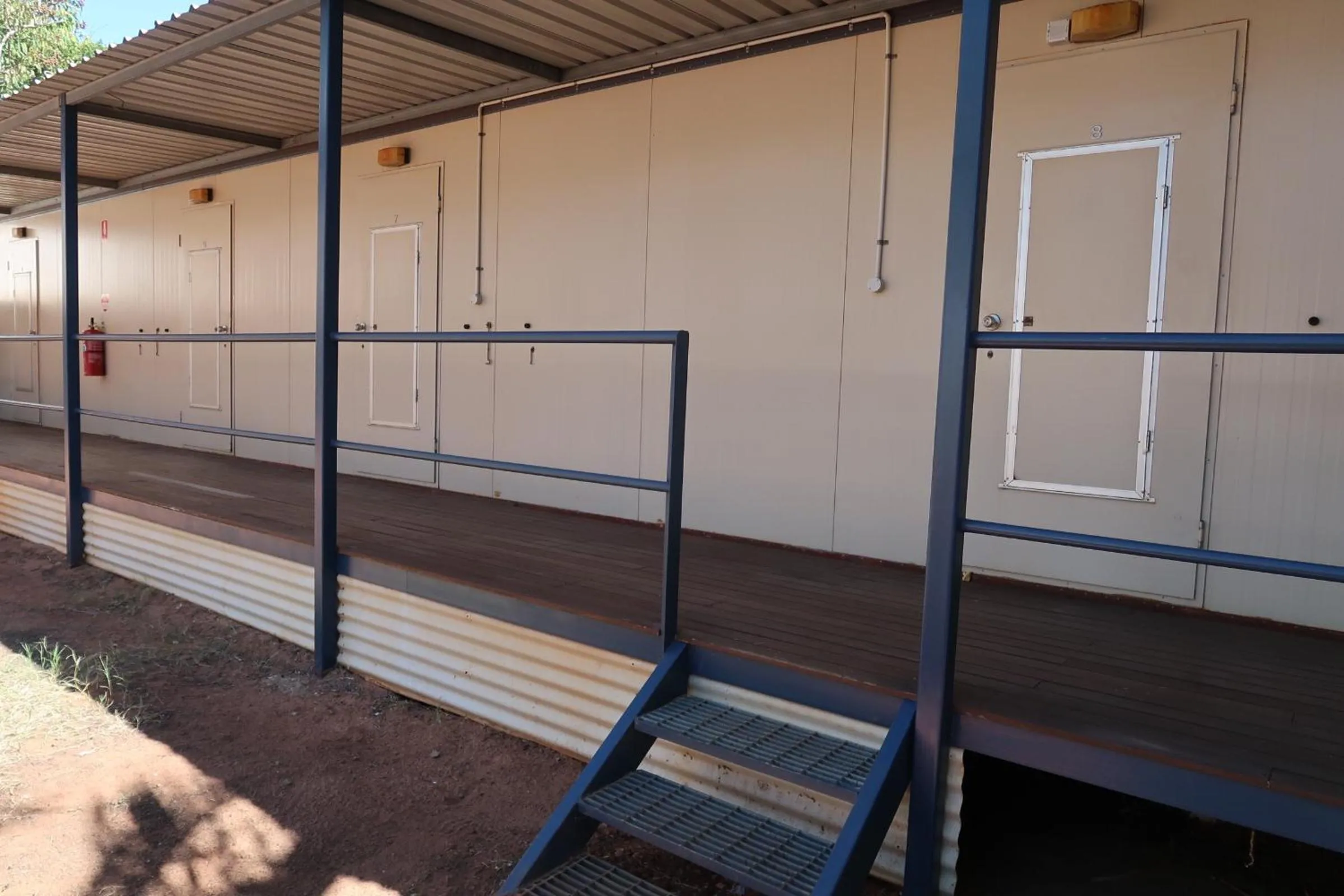 Facade/entrance in Mud Crab Motel