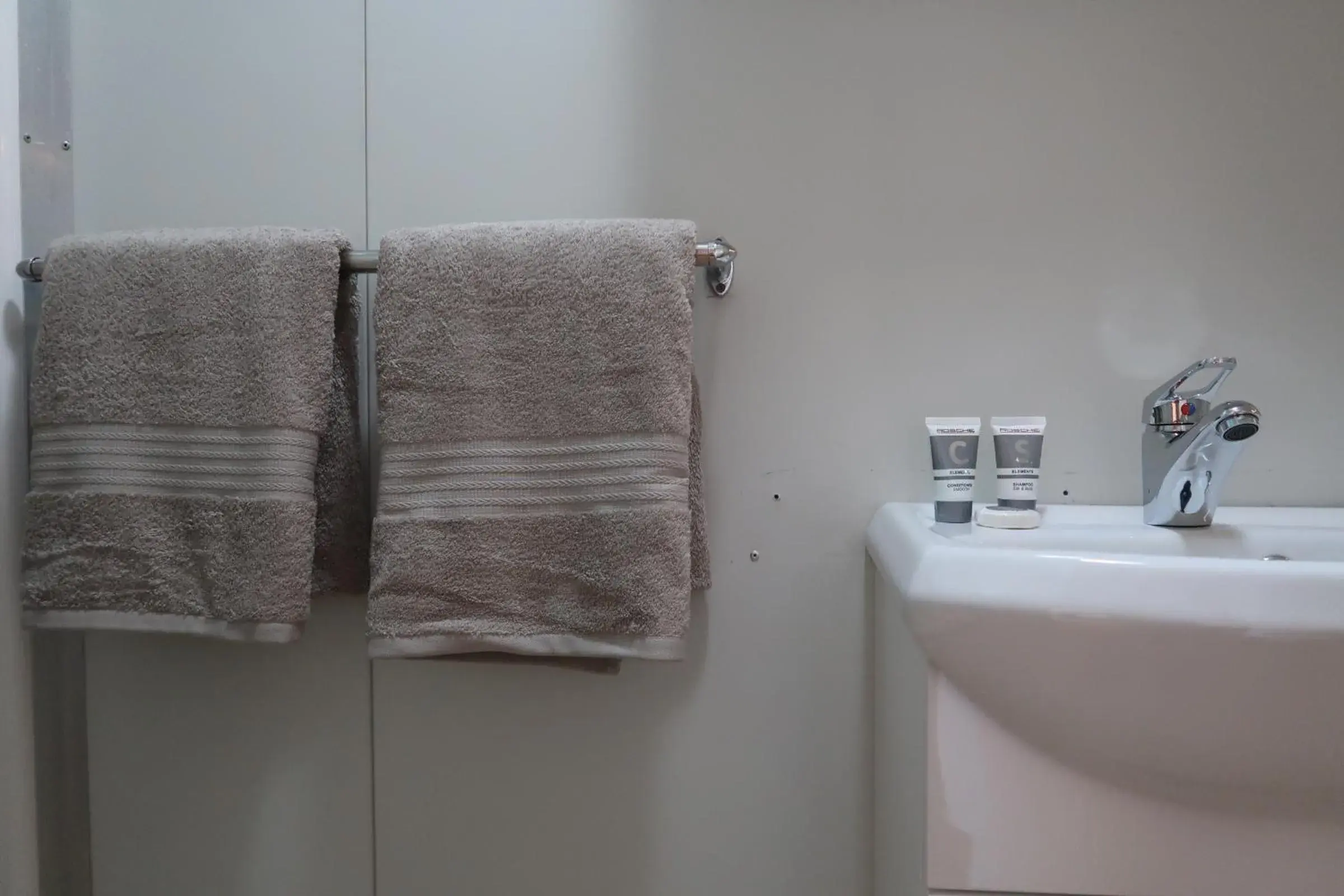 Double Room in Mud Crab Motel Double Room in Mud Crab Motel