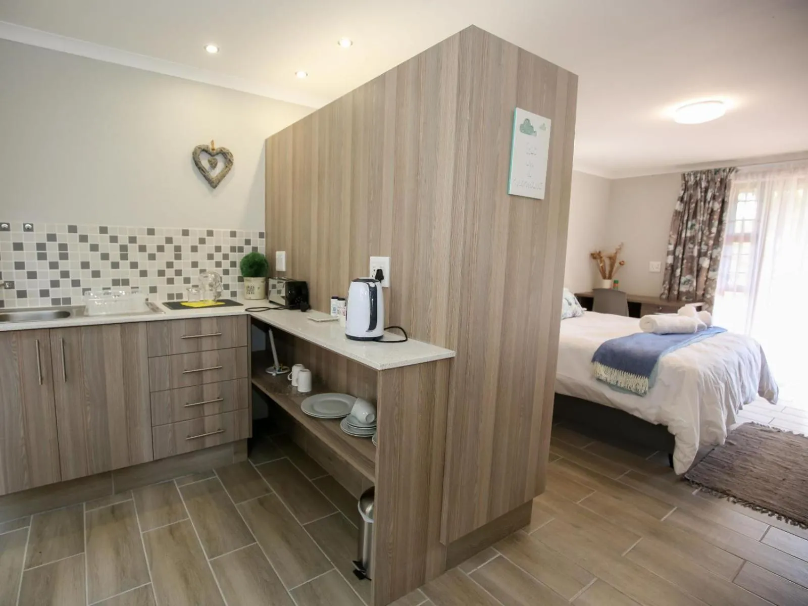 Coffee/tea facilities, Bed in Farm View Guest House