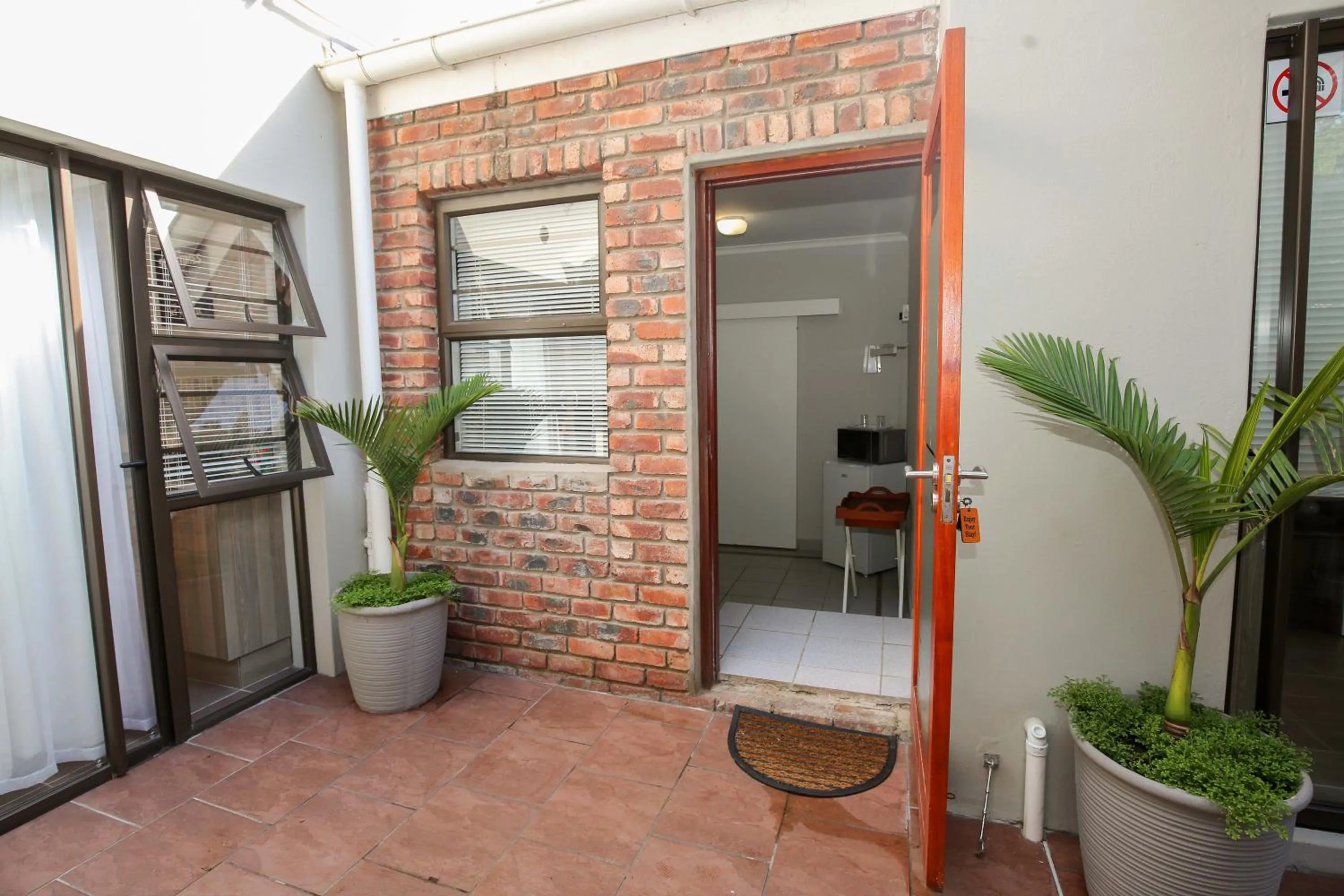 Facade/entrance in Farm View Guest House