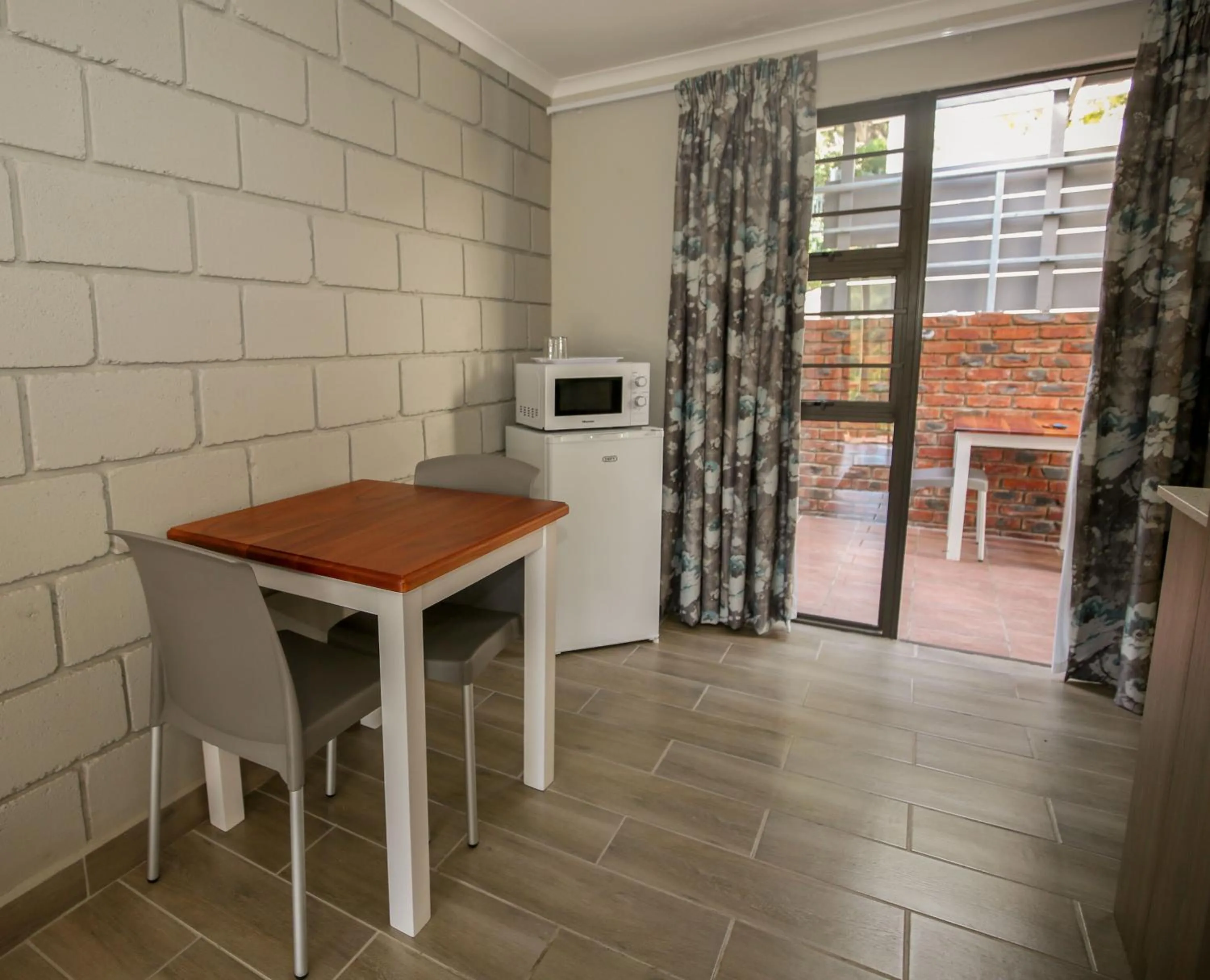 Kitchen or kitchenette in Farm View Guest House
