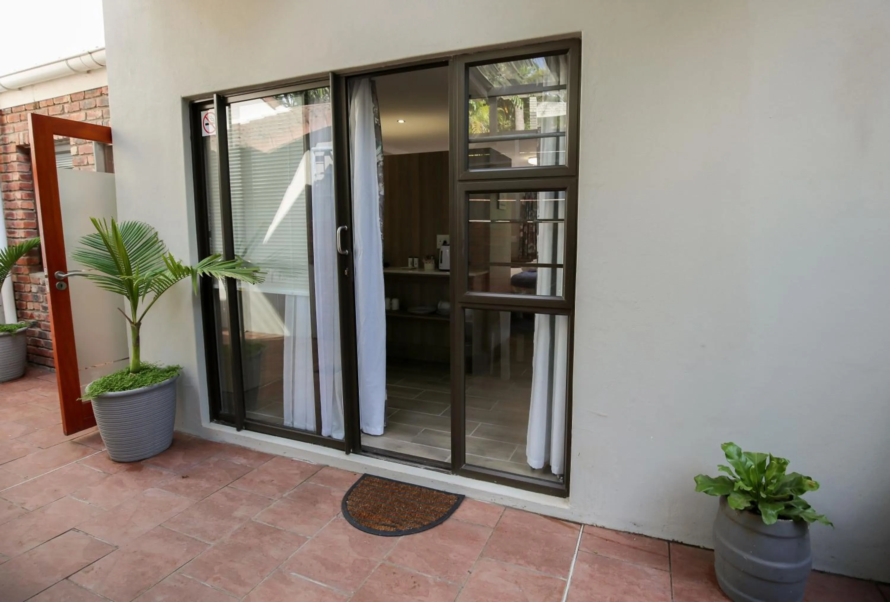 Facade/entrance in Farm View Guest House