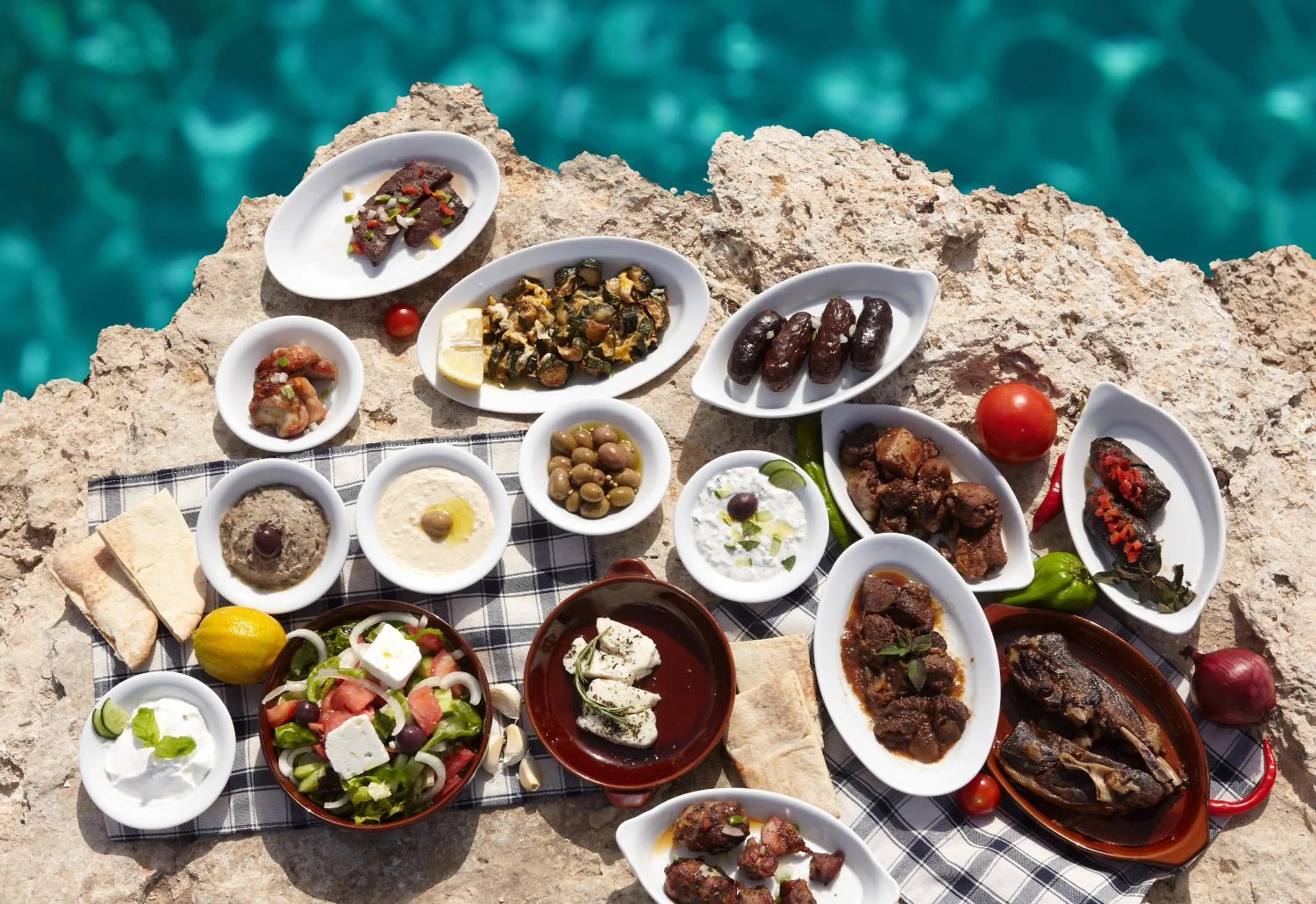 Food in Melpo Antia Hotel & Suites