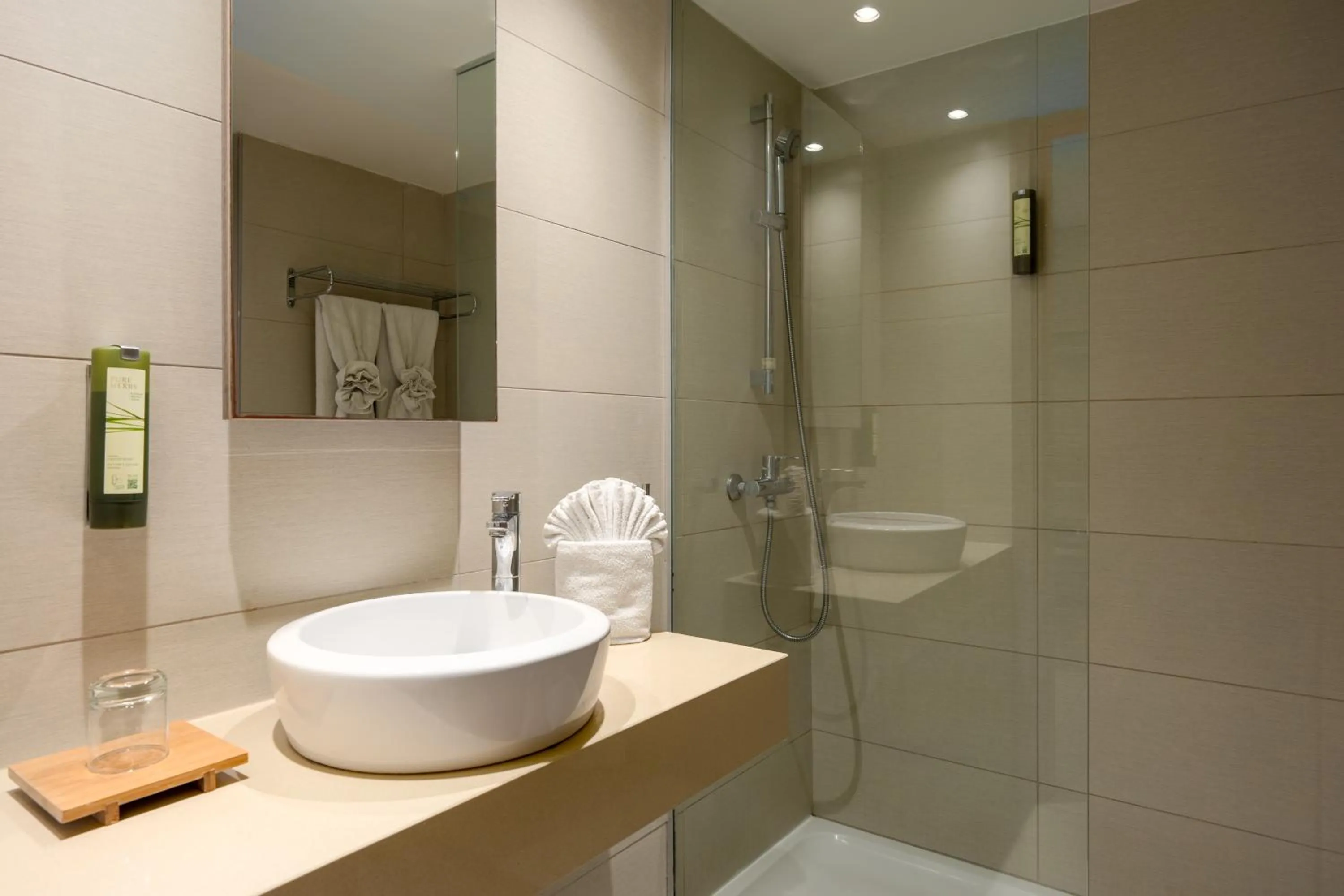 Shower in Melpo Antia Hotel & Suites