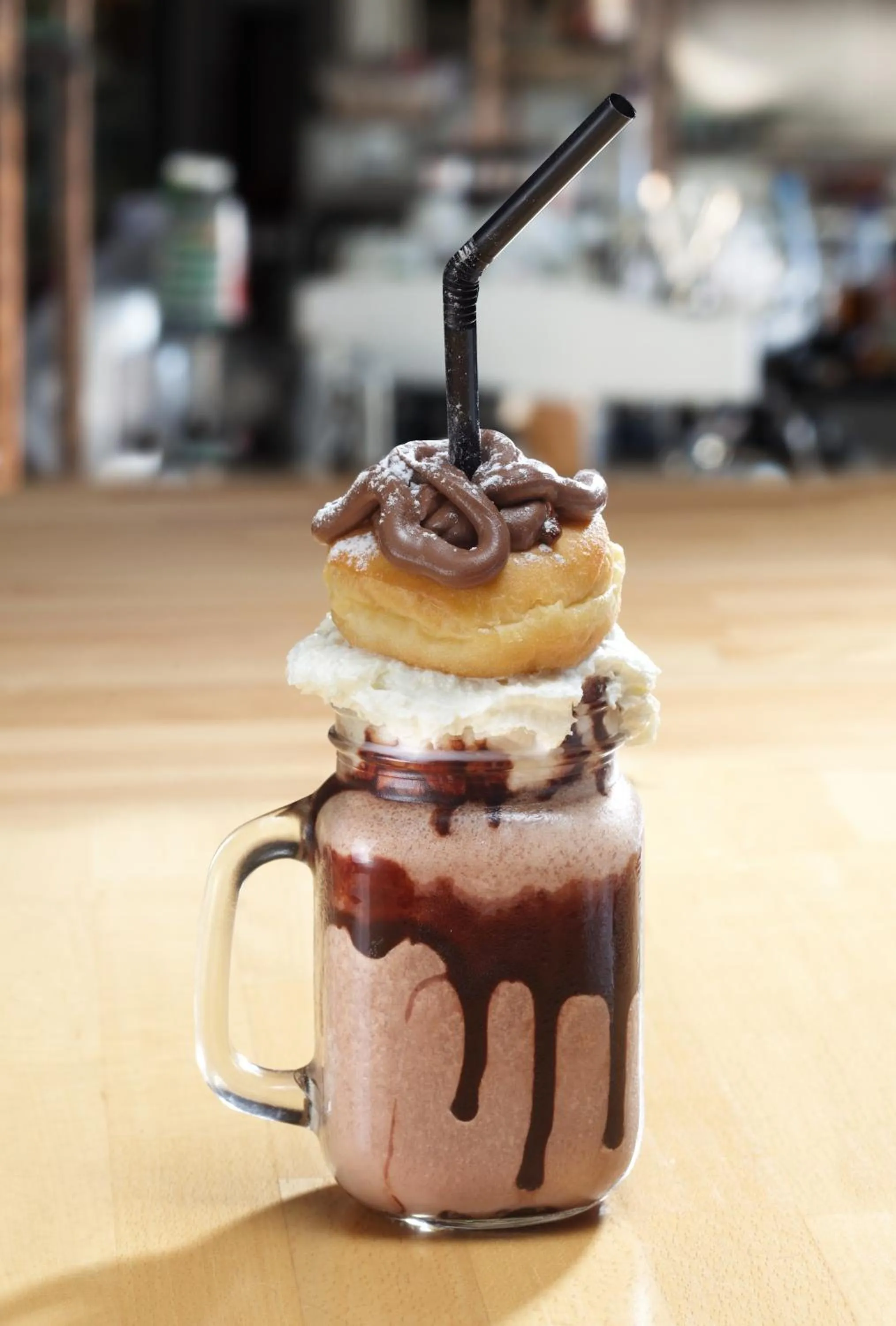 Food and drinks in Melpo Antia Hotel & Suites