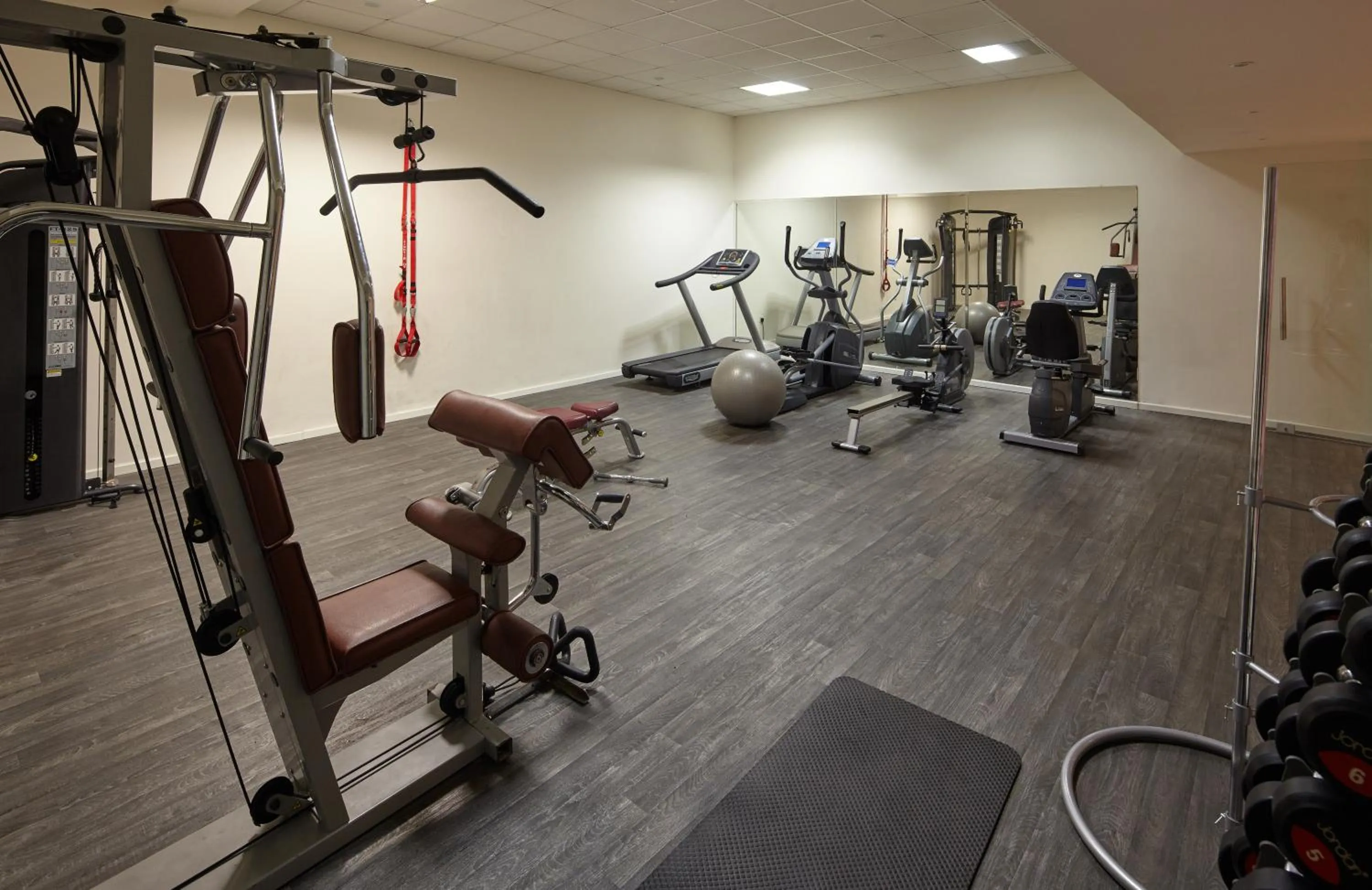 Fitness centre/facilities in Melpo Antia Hotel & Suites