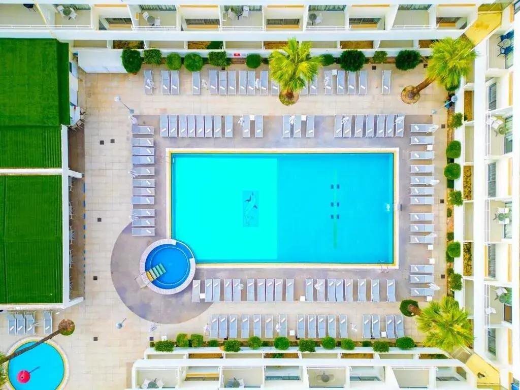 Swimming pool in Melpo Antia Hotel & Suites Swimming pool in Melpo Antia Hotel & Suites