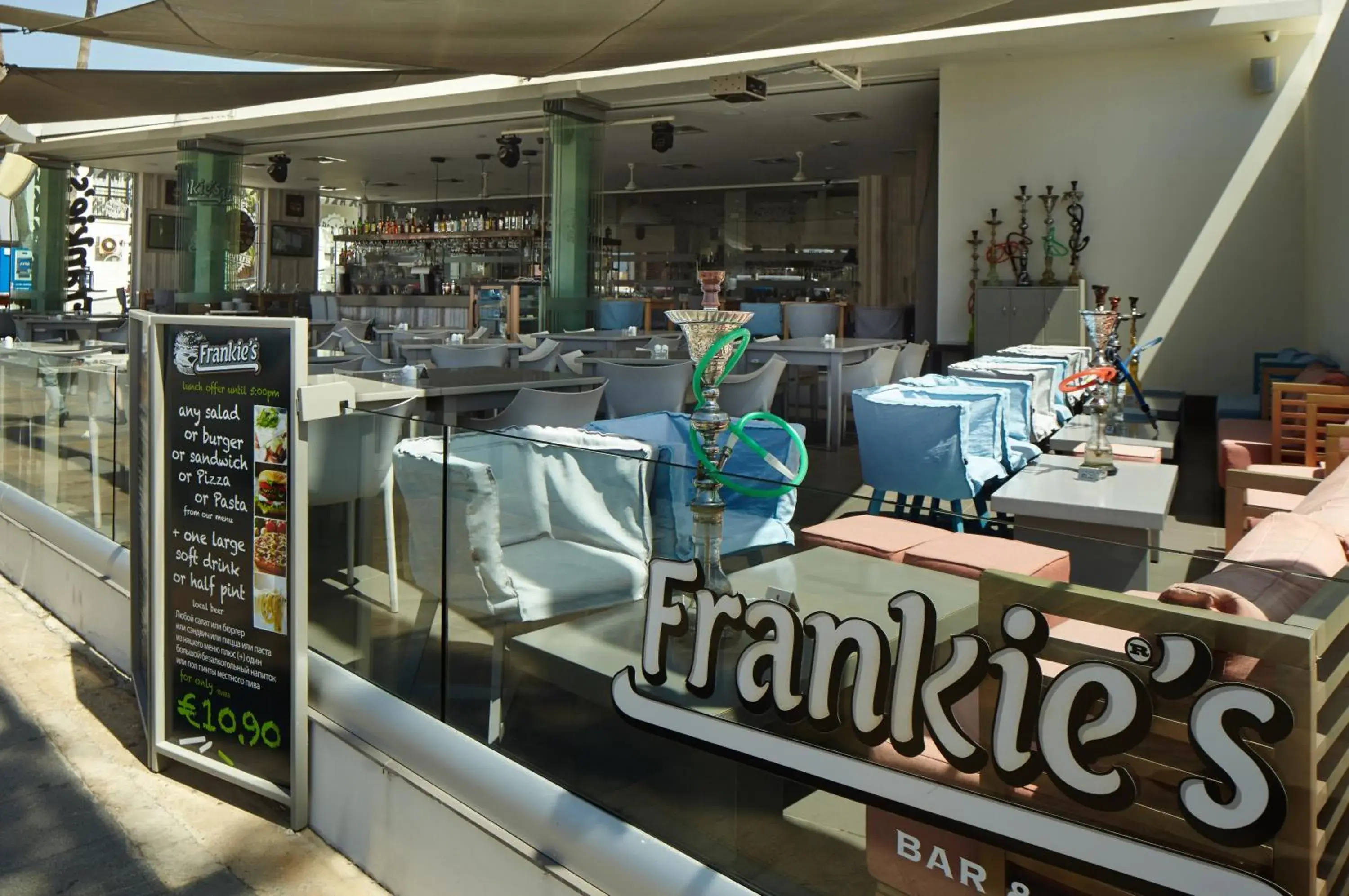 Restaurant/places to eat in Melpo Antia Hotel & Suites Restaurant/places to eat in Melpo Antia Hotel & Suites