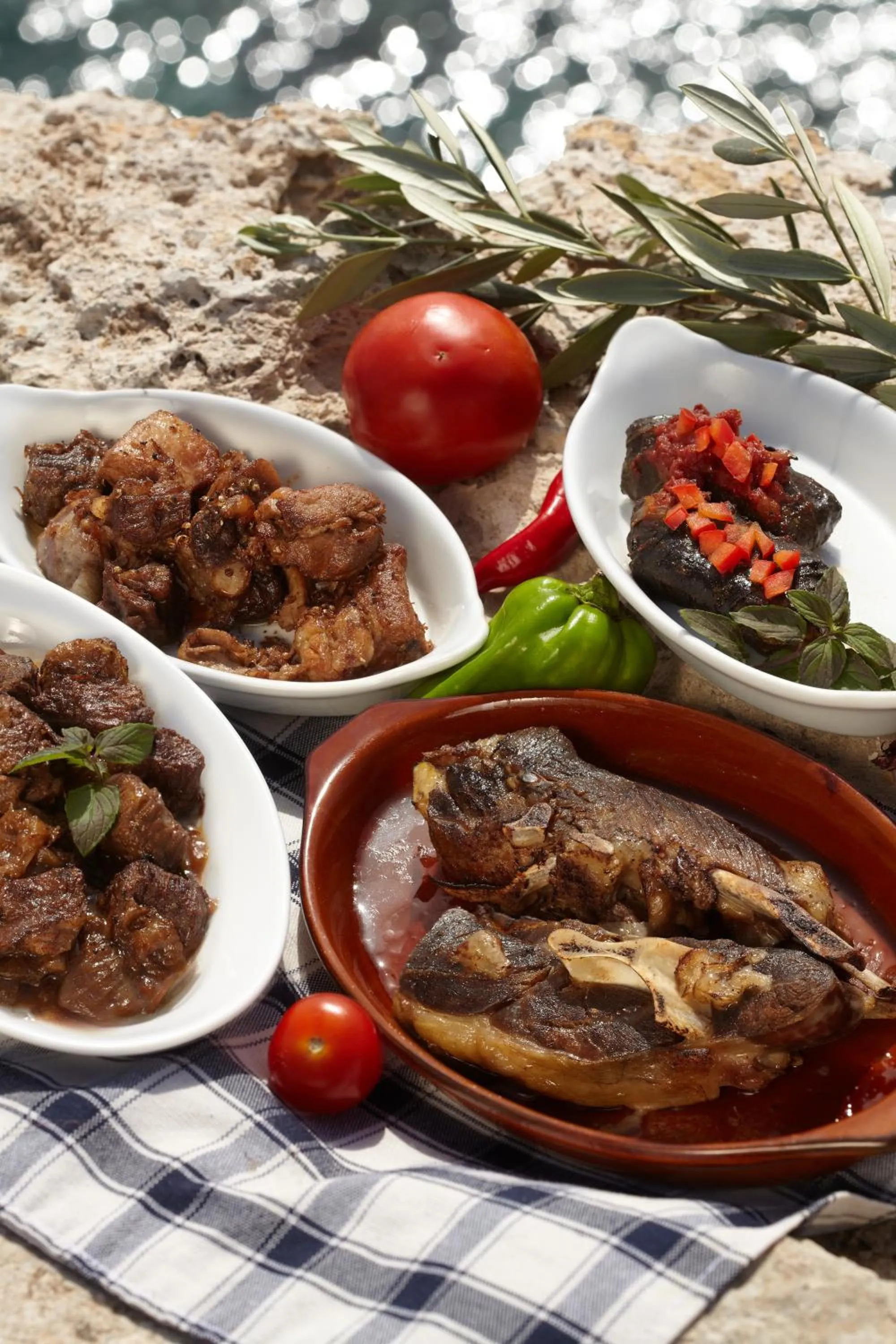 Food in Melpo Antia Hotel & Suites