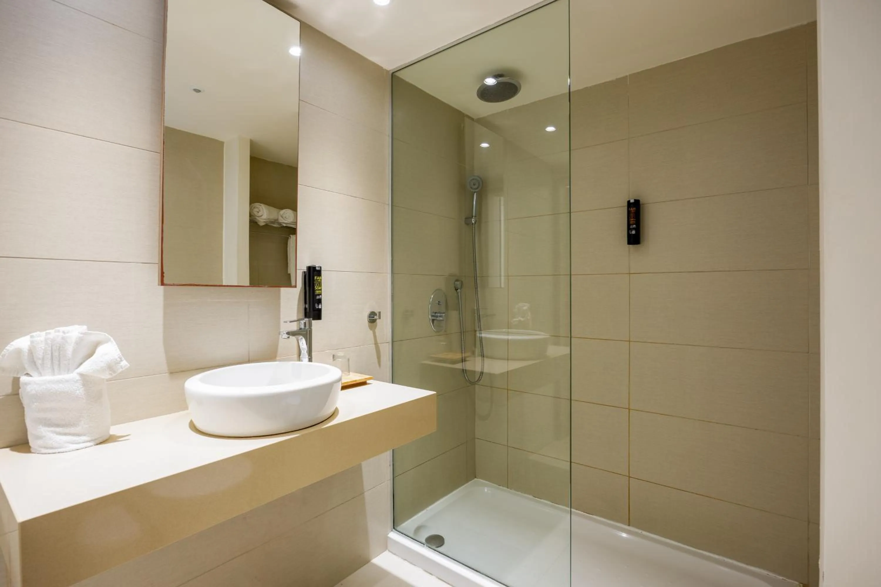 Shower in Melpo Antia Hotel & Suites