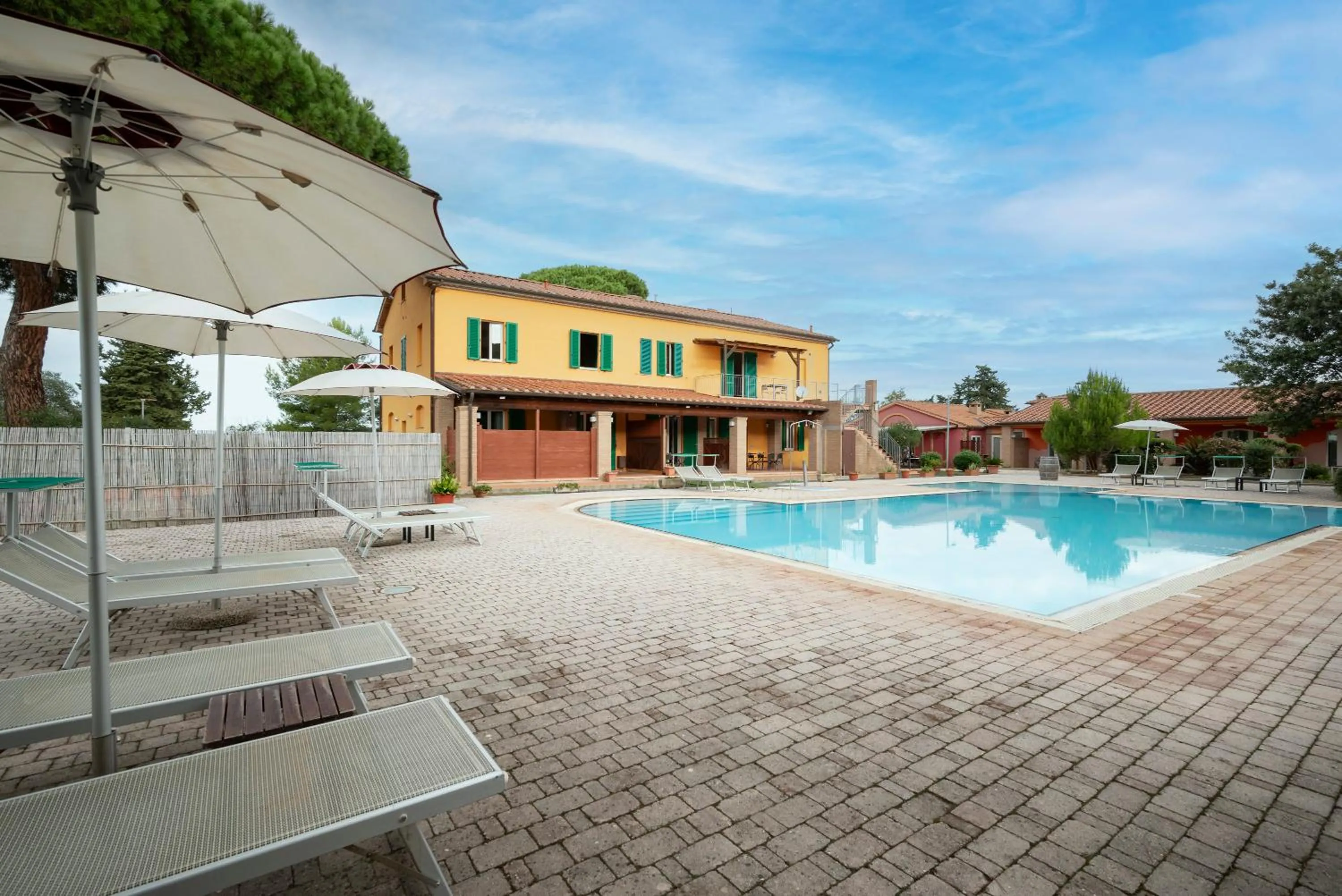 Swimming pool in Ombra Verde Residence e B&B