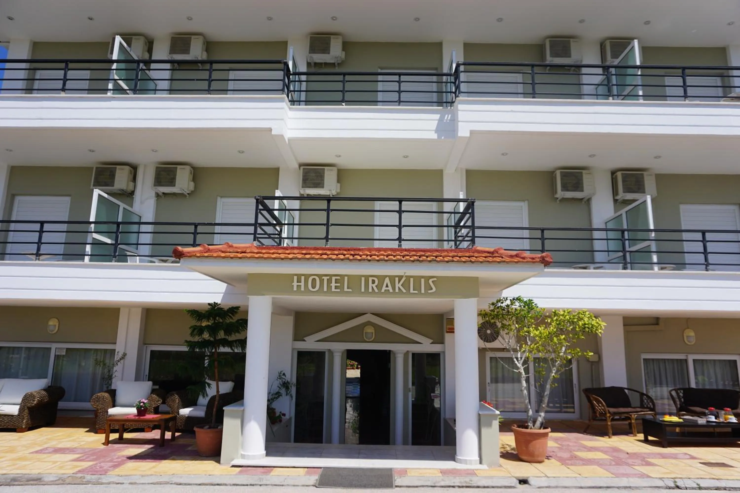 Facade/entrance in Iraklis Hotel