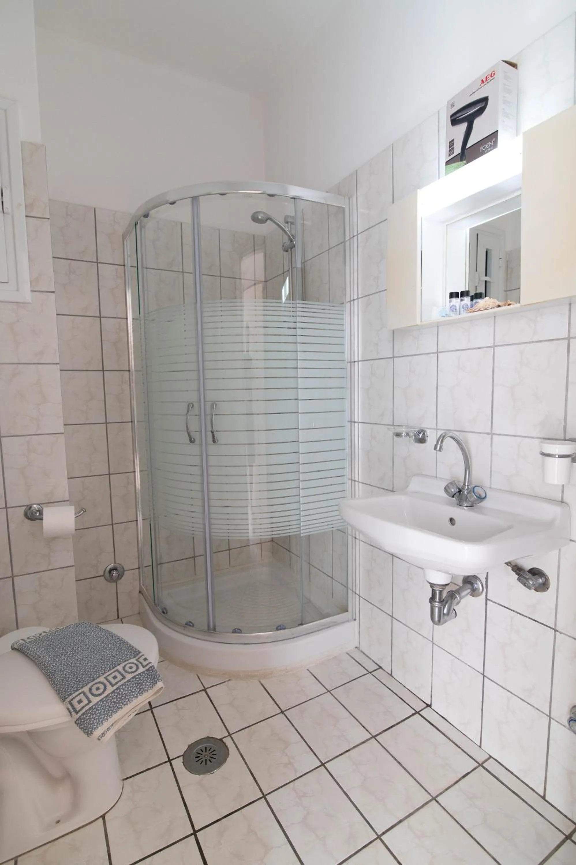 Bathroom in Iraklis Hotel