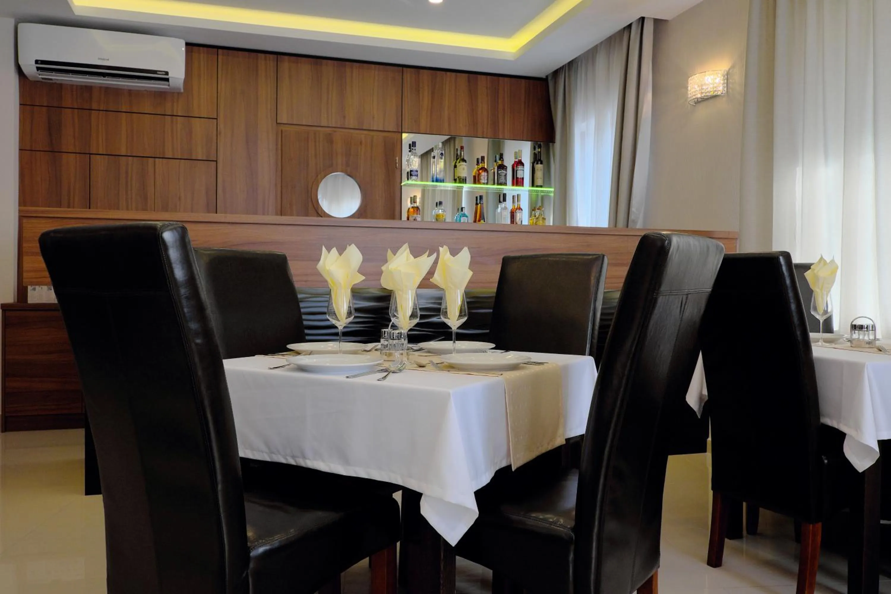 Restaurant/places to eat in Vácz Hotel