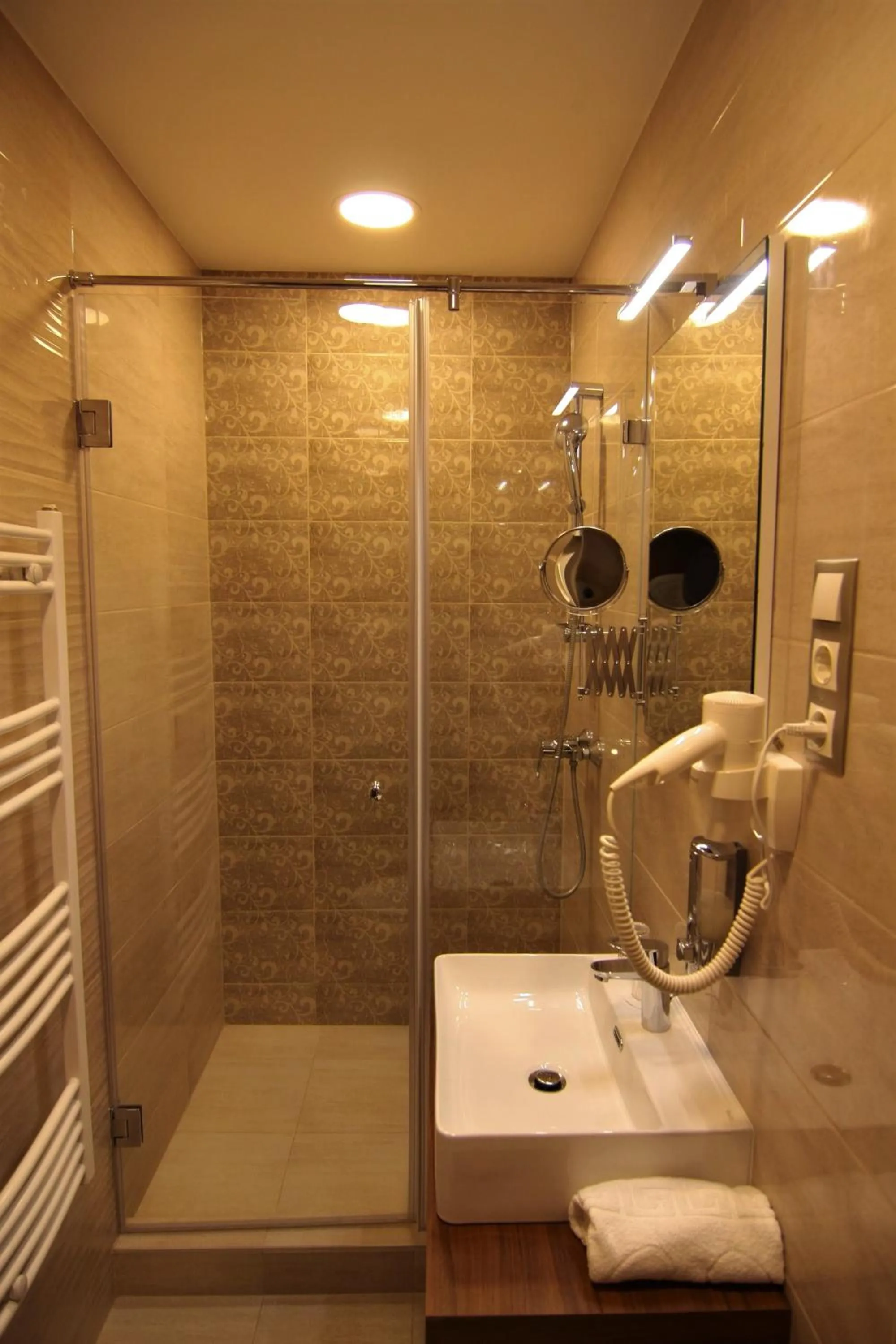 Bathroom in Vácz Hotel