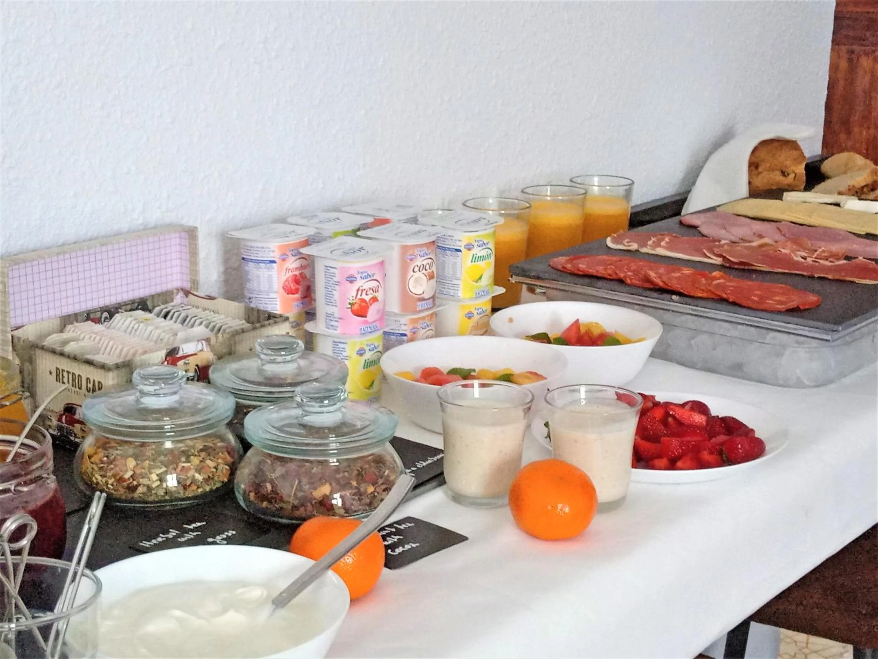 Continental breakfast in El Cielo Azul