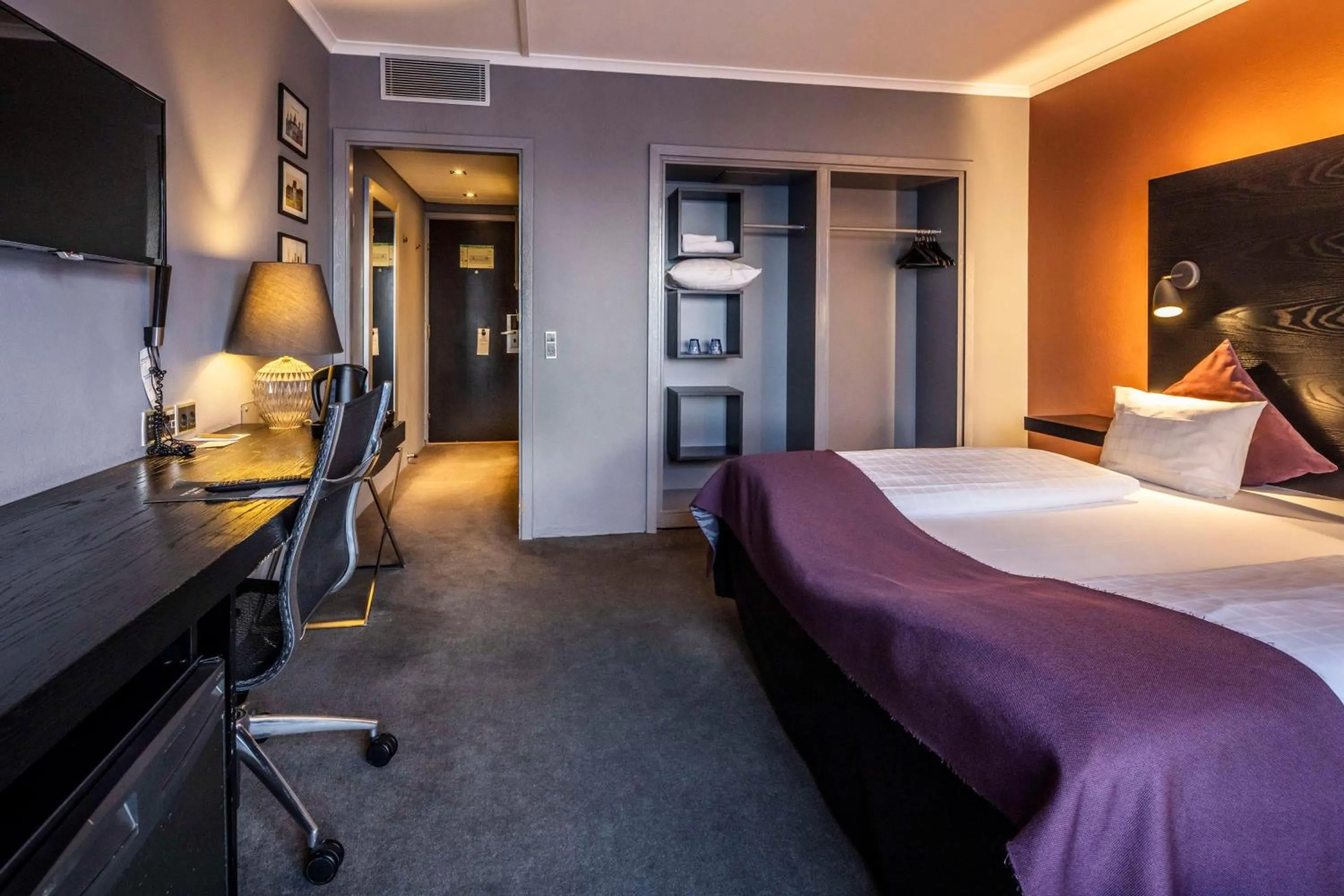 Bedroom, Bed in Scandic Front