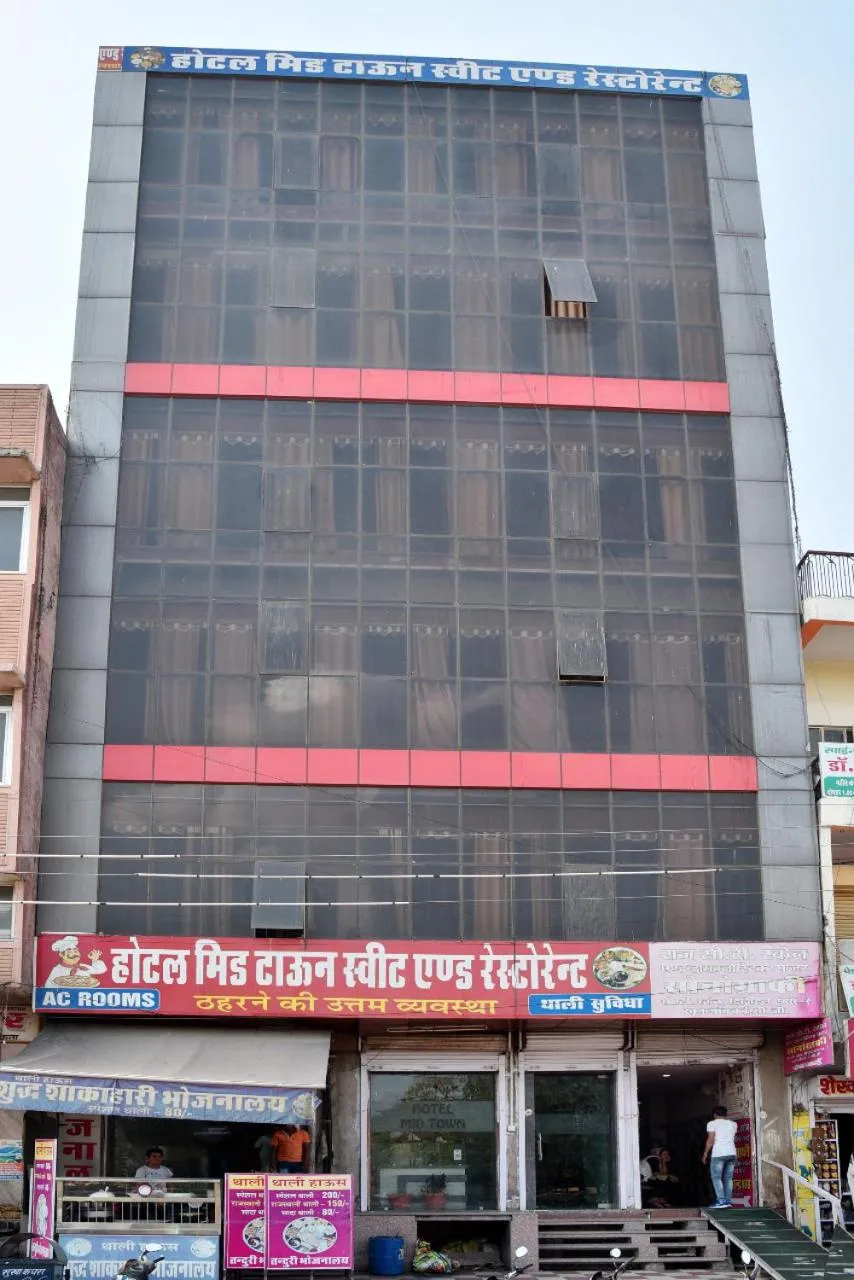 Property building in Hotel Midtown & Restaurant