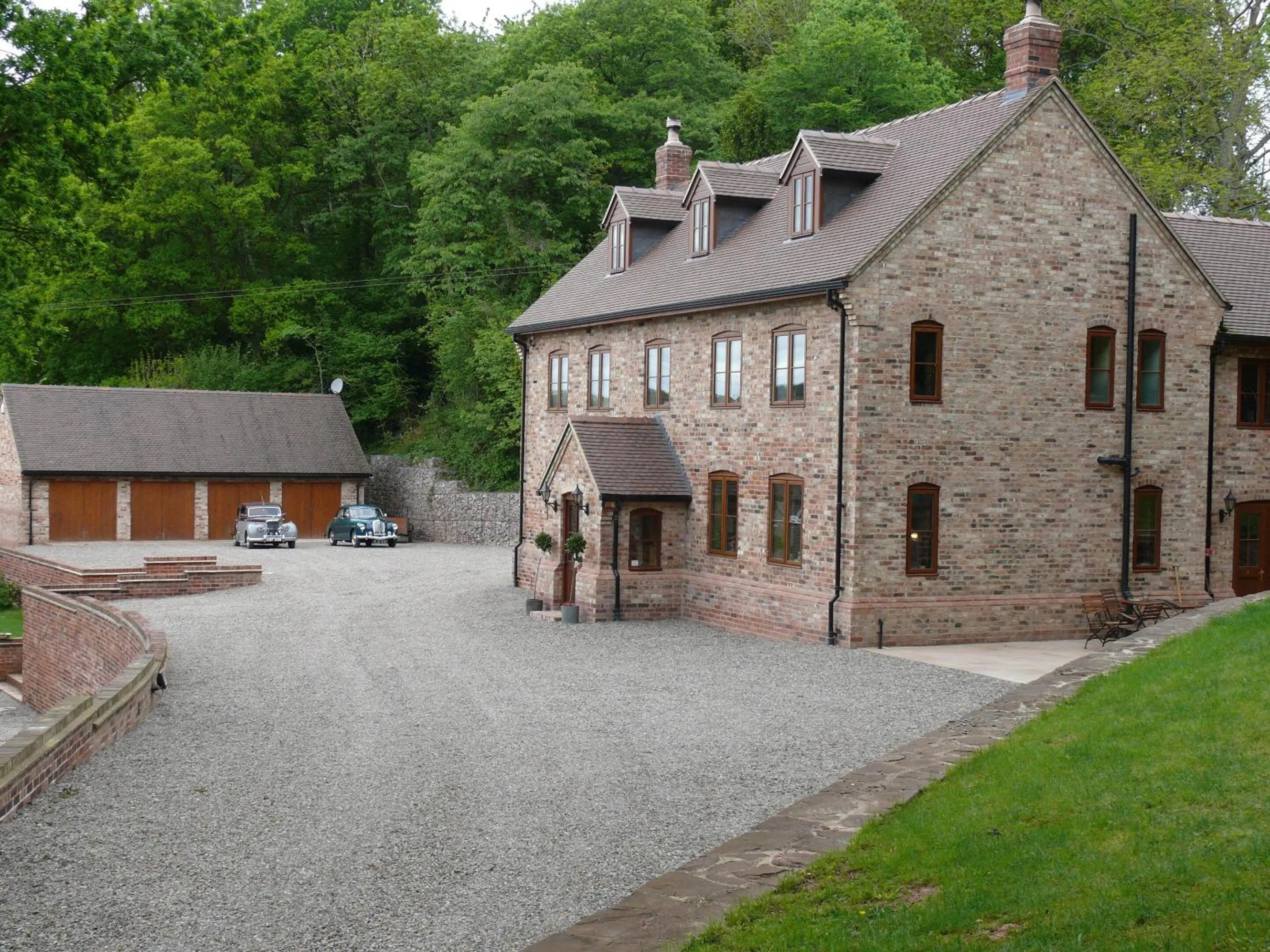 Property building in The Larches Ledbury