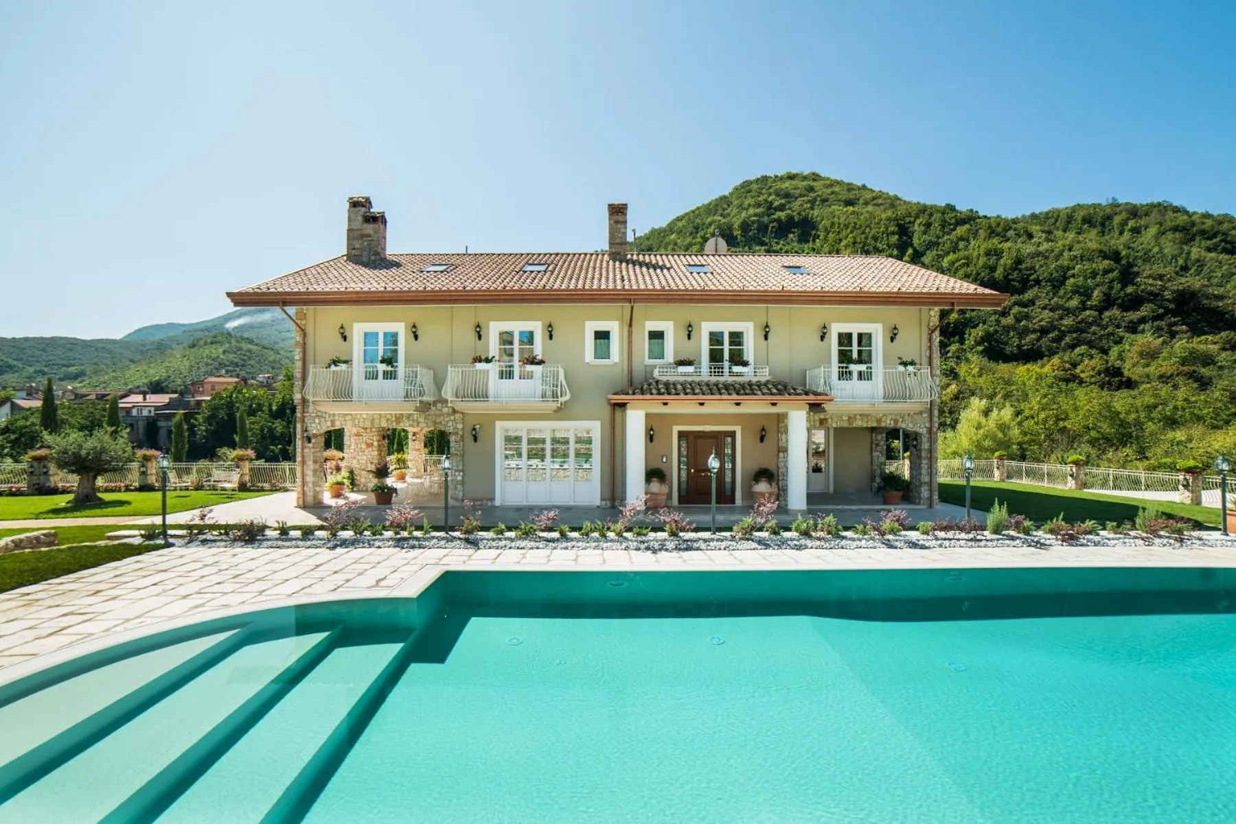 Facade/entrance in Maralè