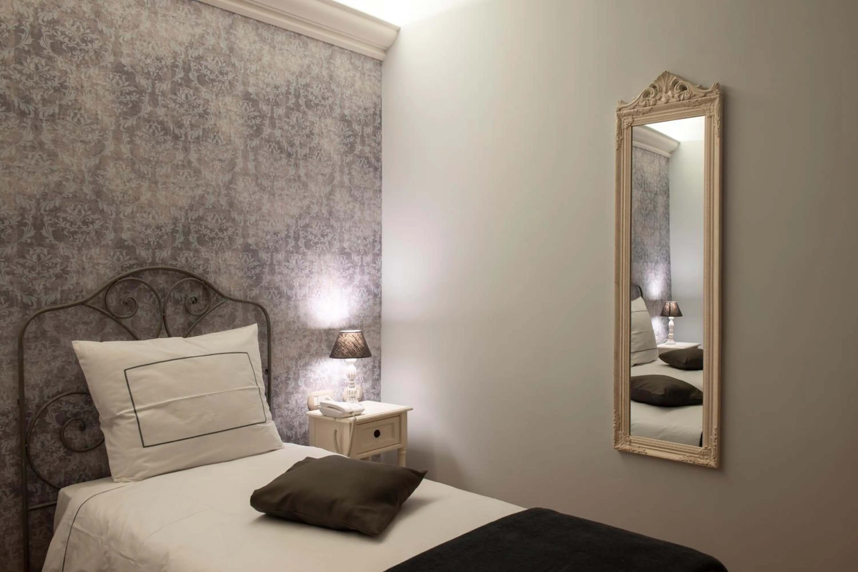 Bedroom, Bed in Maralè