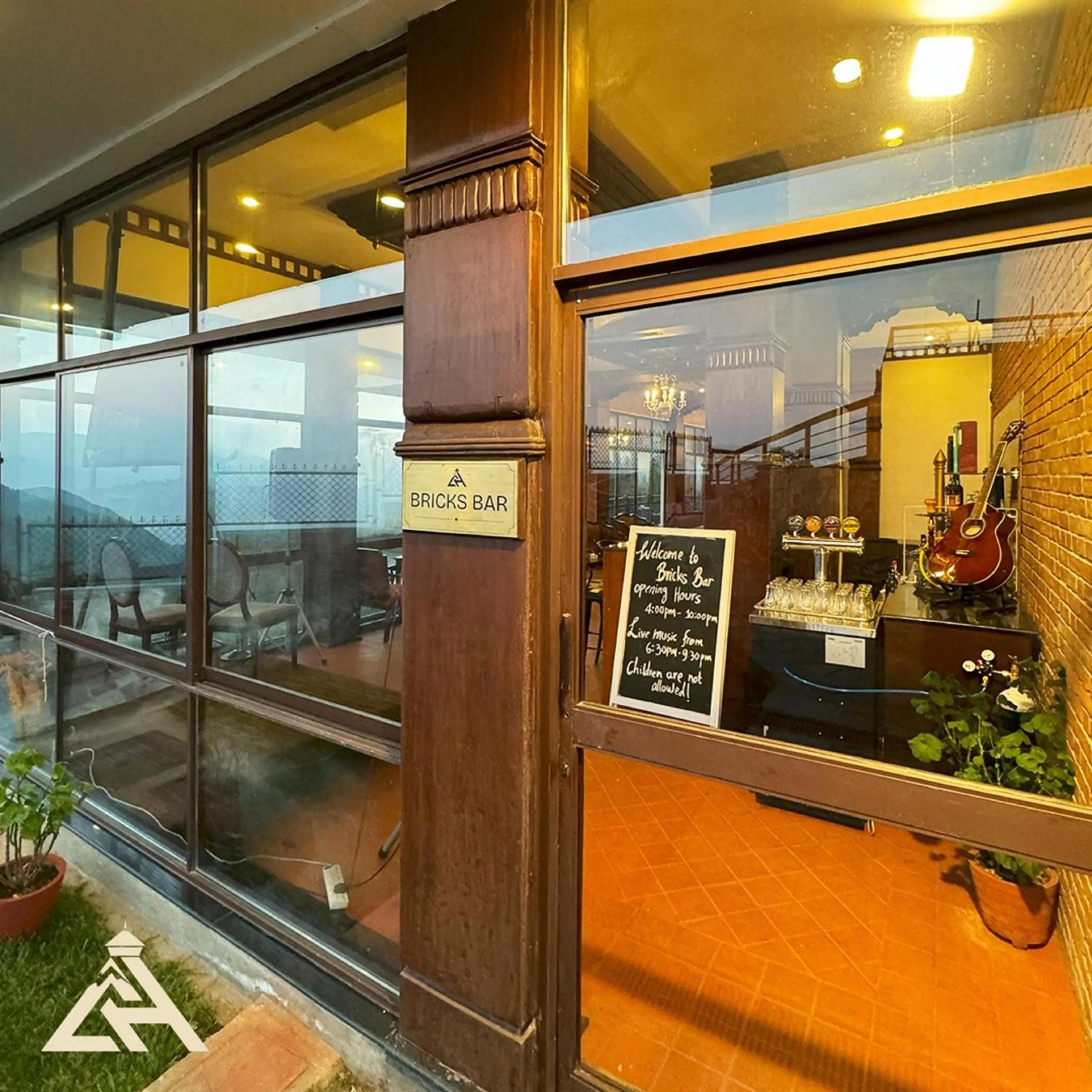 Lounge or bar in Chandragiri Hills Resort Kathmandu-Luxury in the Clouds