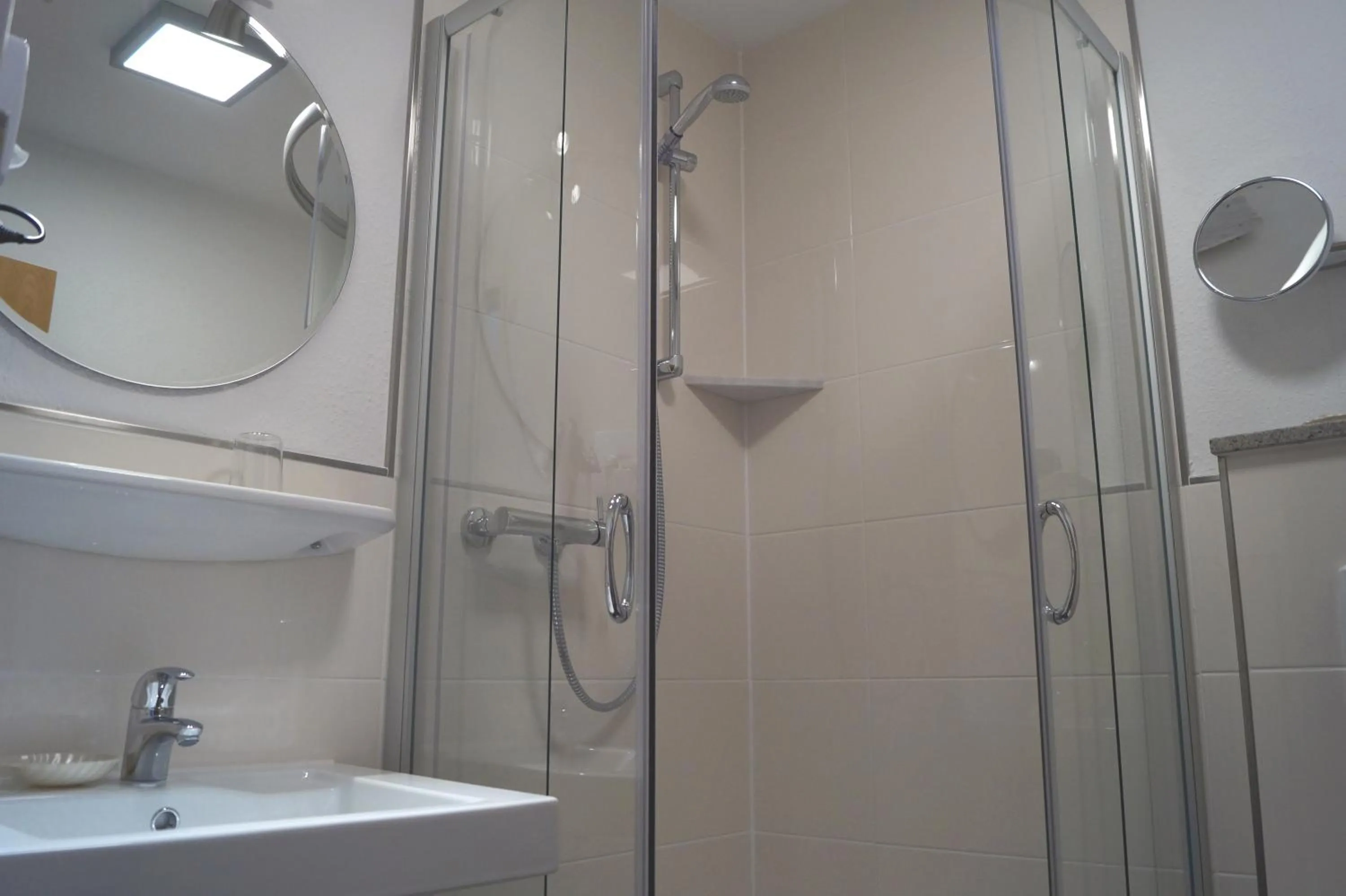 Bathroom in Hotel Villa Undine