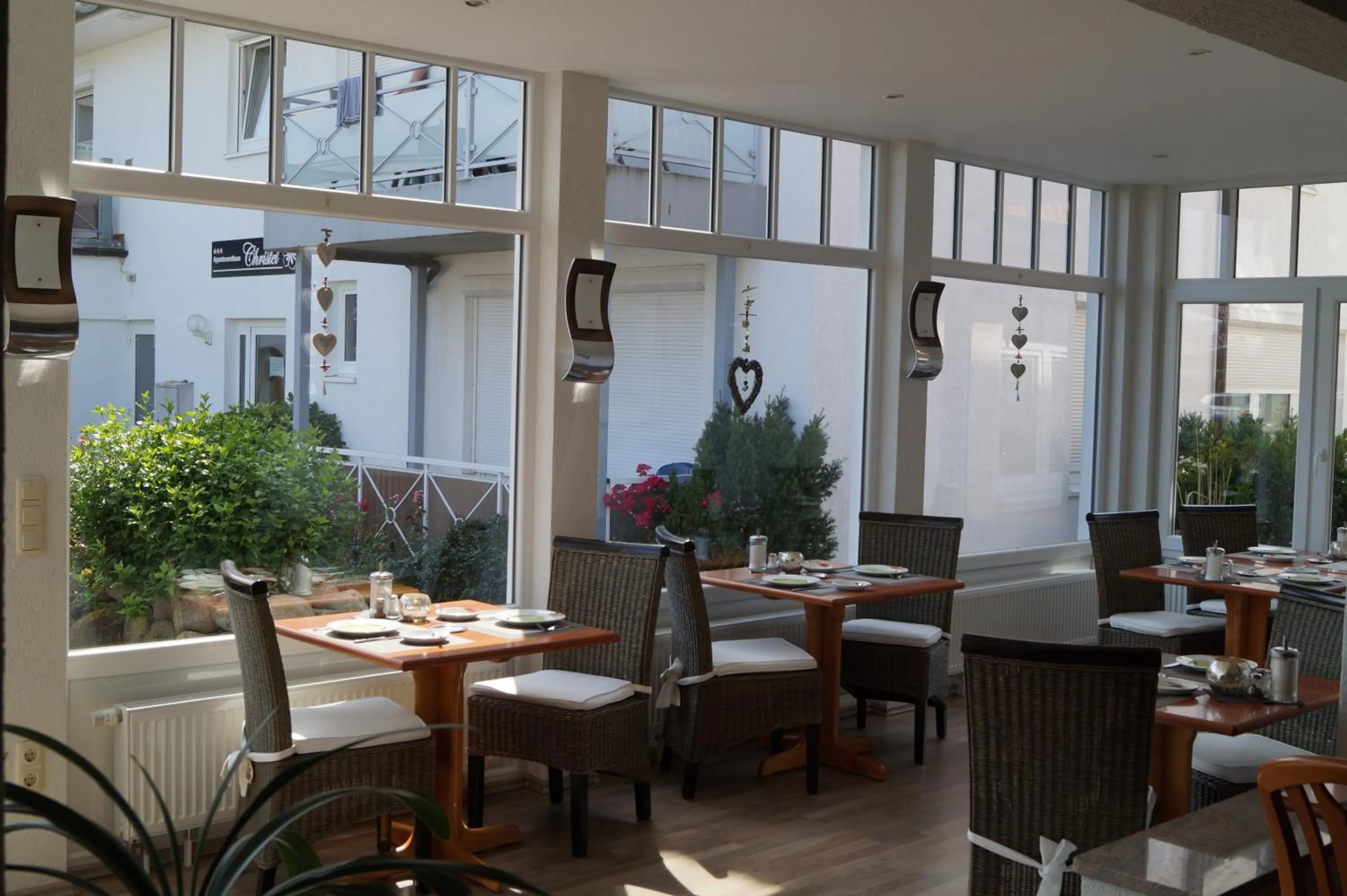 Restaurant/places to eat in Hotel Villa Undine