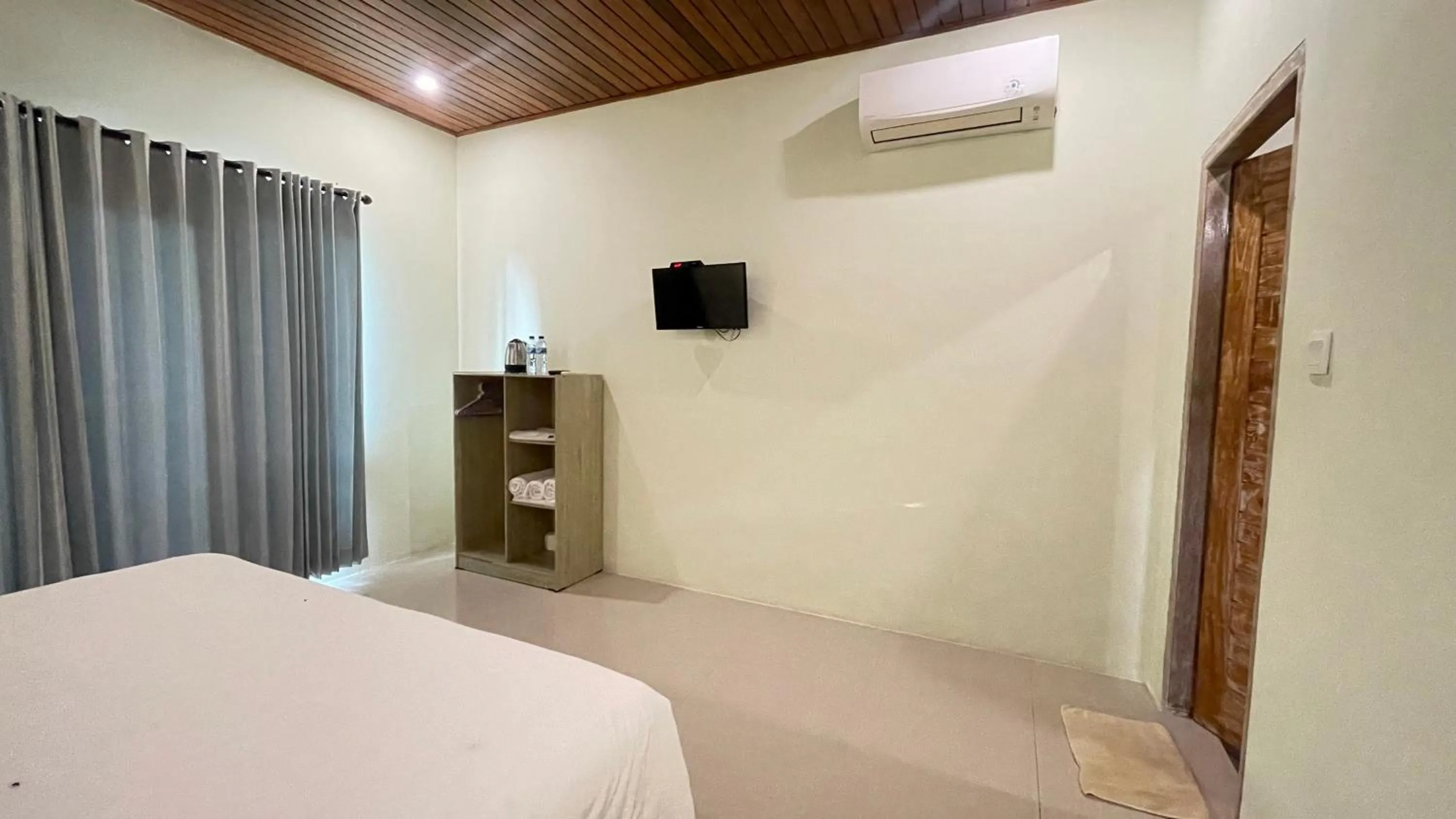 Coffee/tea facilities, Bed in MESARI Cottage