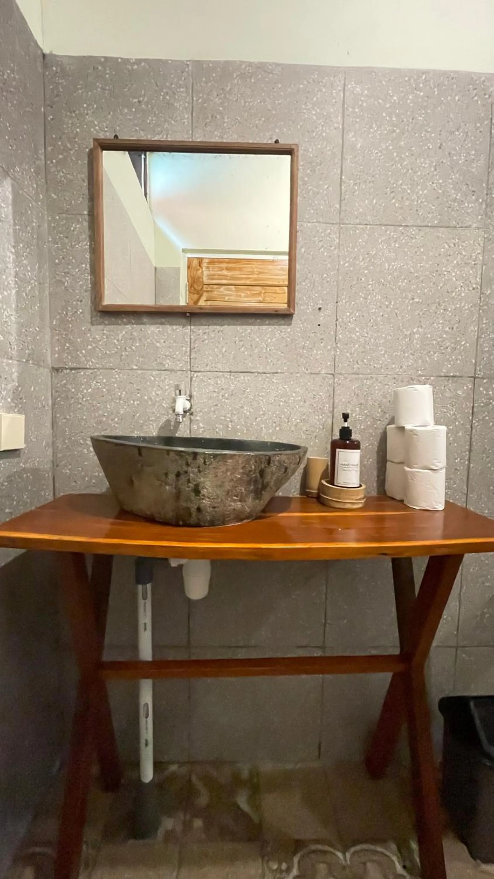 Toilet in MESARI Cottage