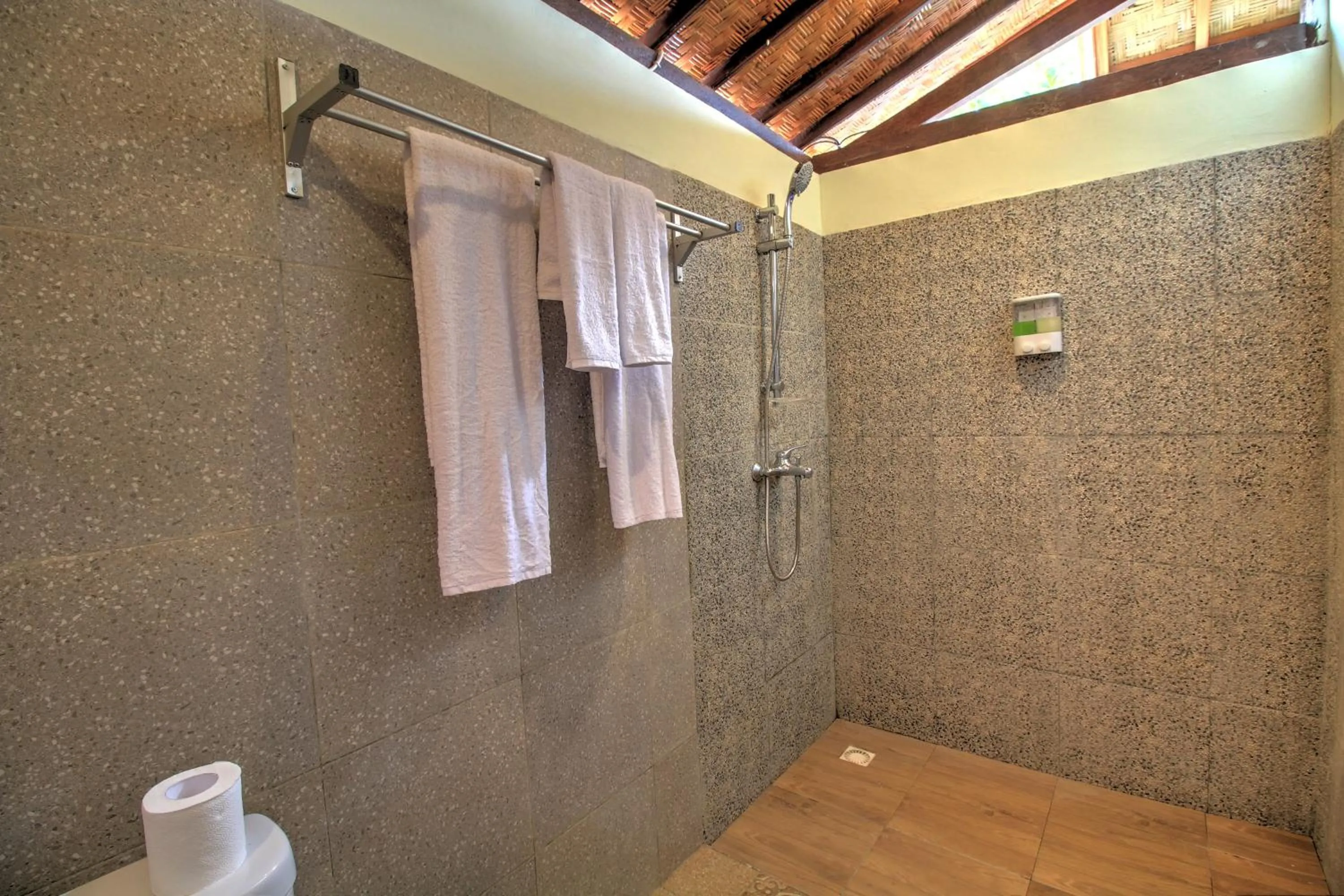 Shower in MESARI Cottage