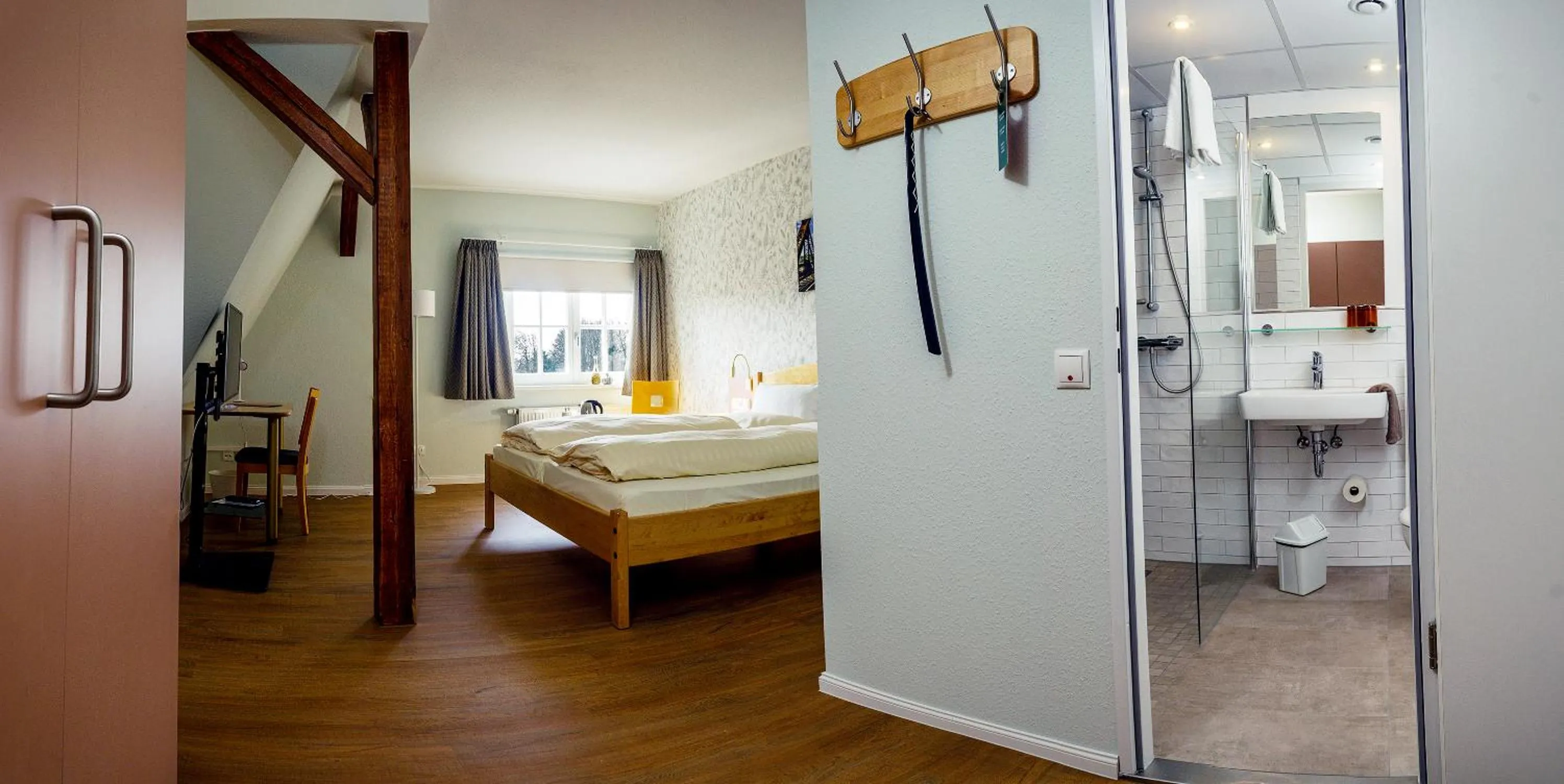 Photo of the whole room, Bed in Hotel Alter Kreisbahnhof