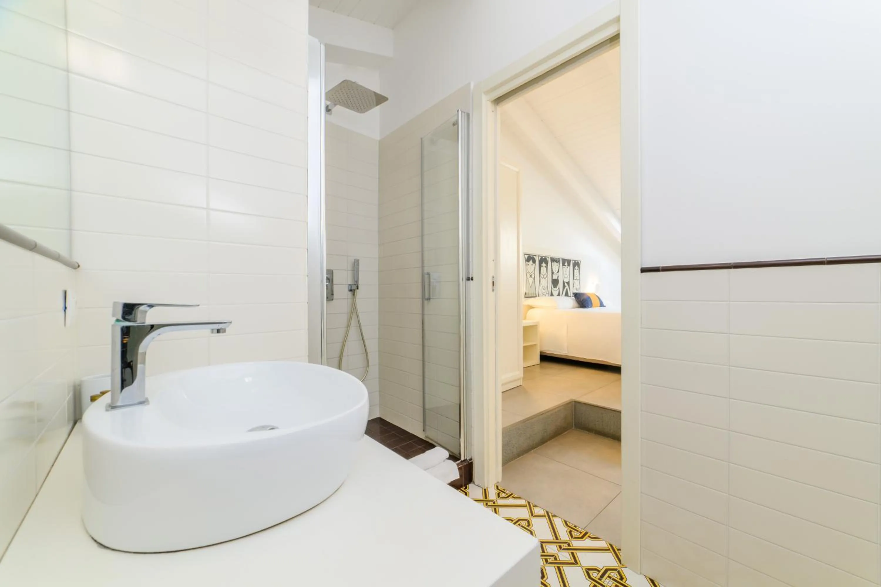 Shower, Bed in Zia Pupetta Suites