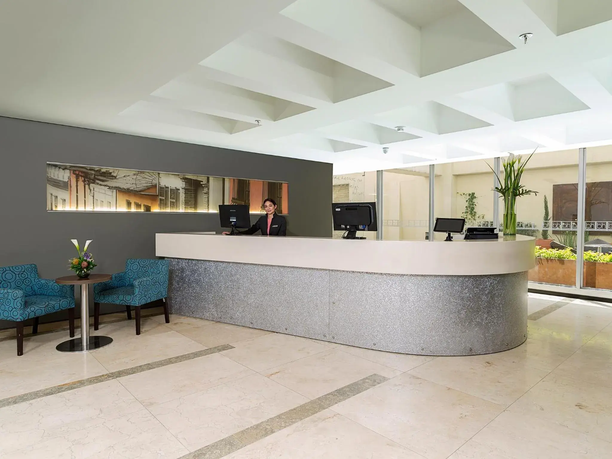 Lobby or reception in Hotel bh Bicentenario Lobby or reception in Hotel bh Bicentenario